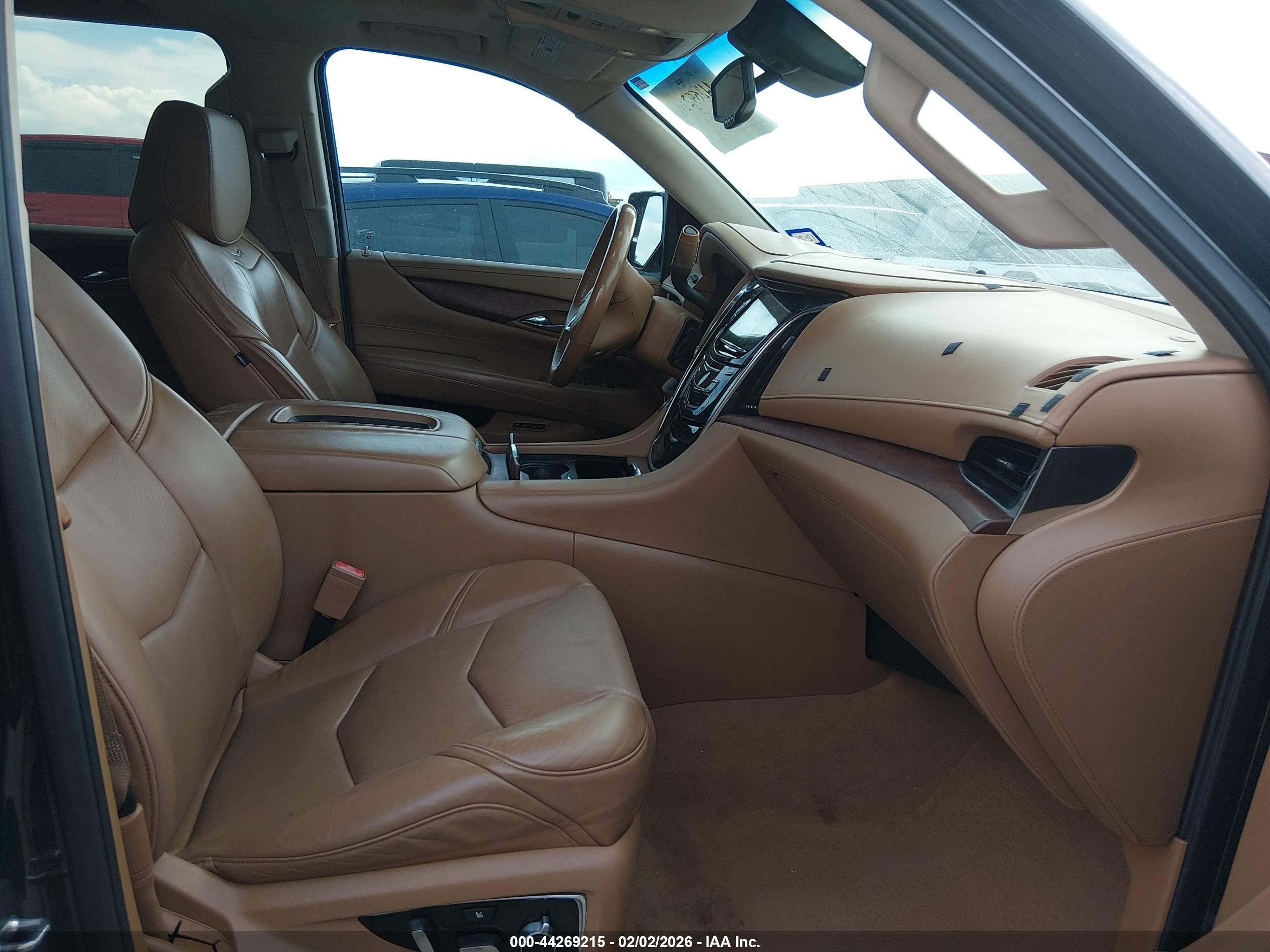 CADILLAC ESCALADE image 5