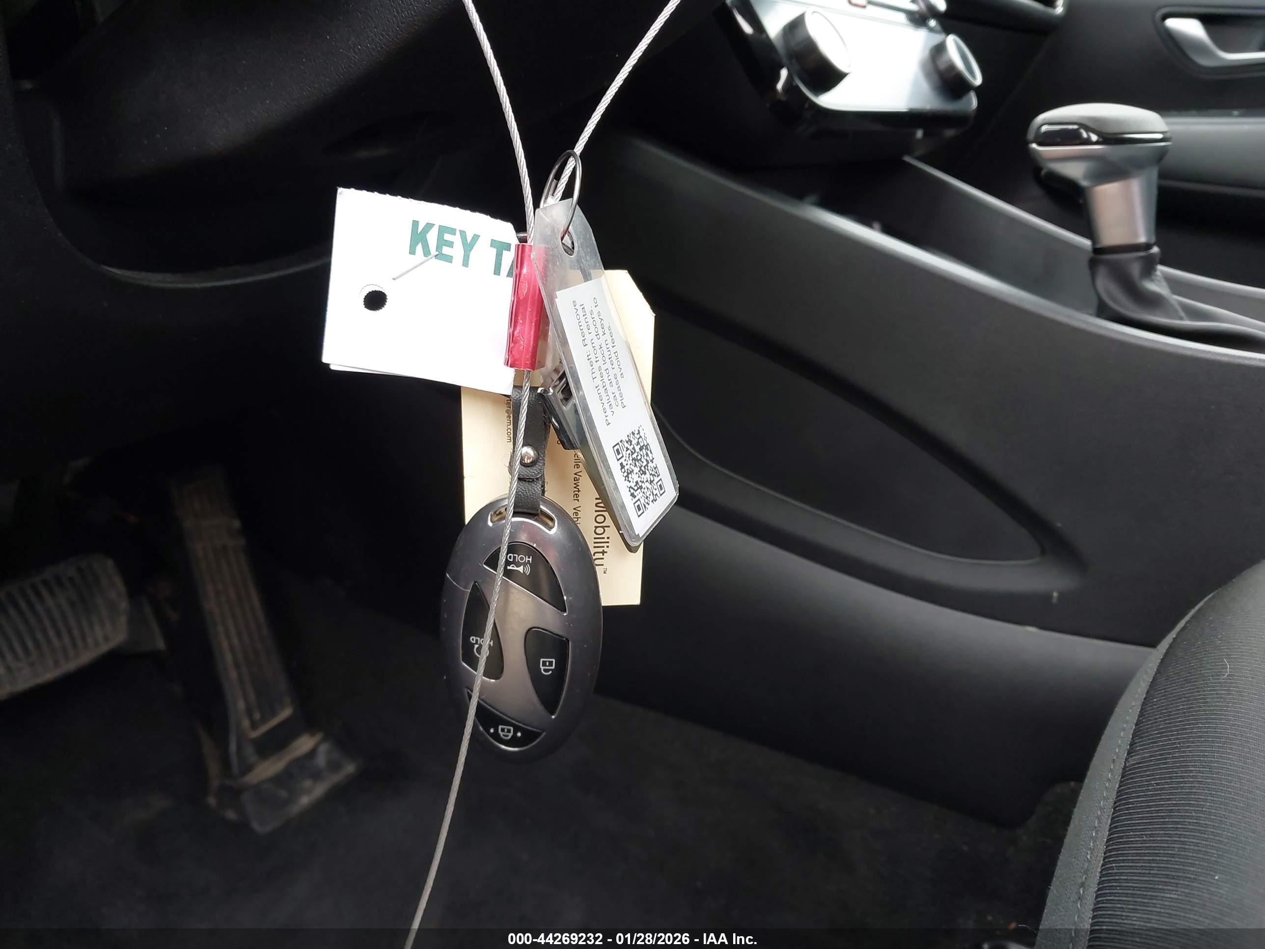 HYUNDAI TUCSON image 11