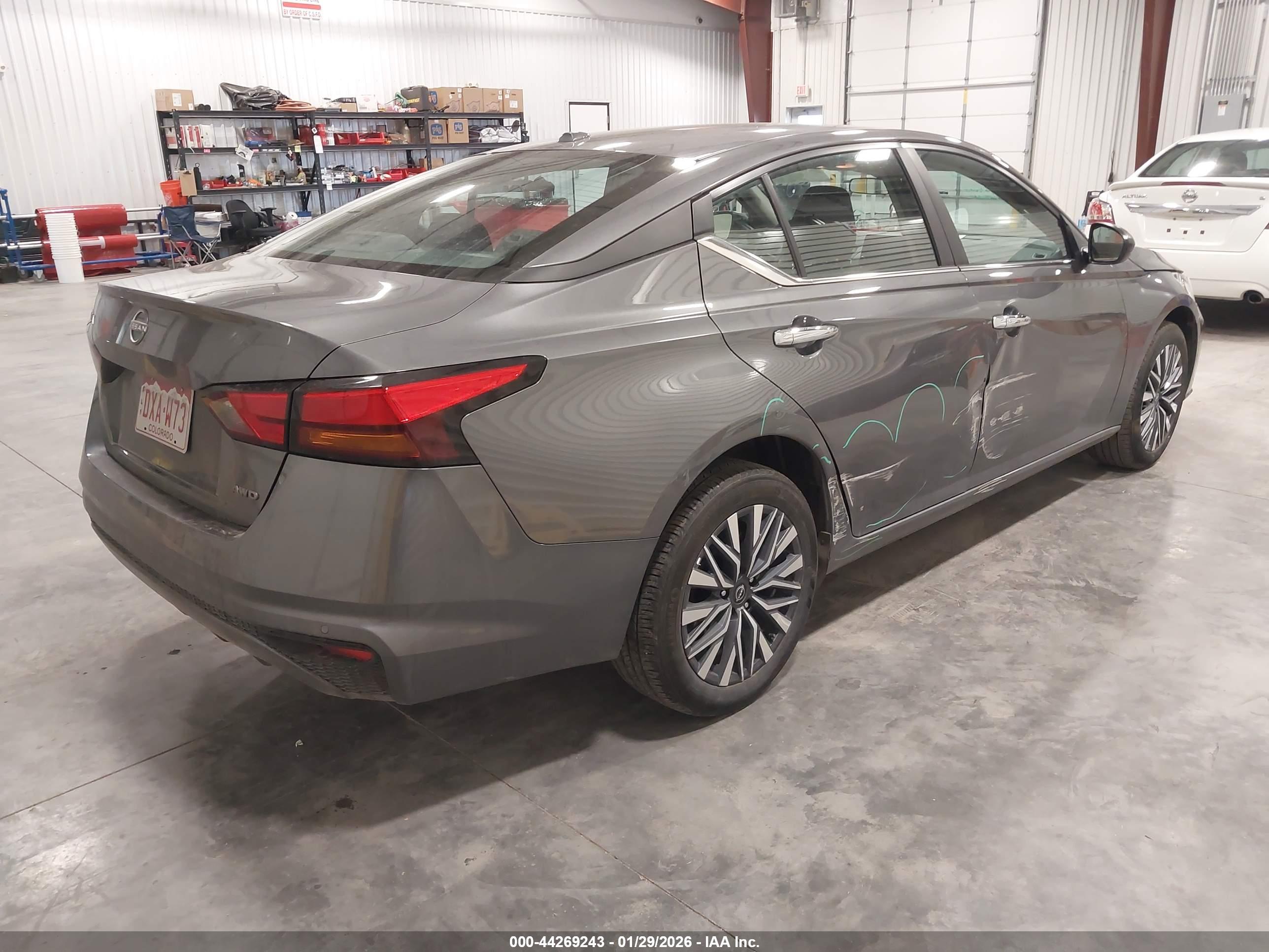 NISSAN ALTIMA image 4
