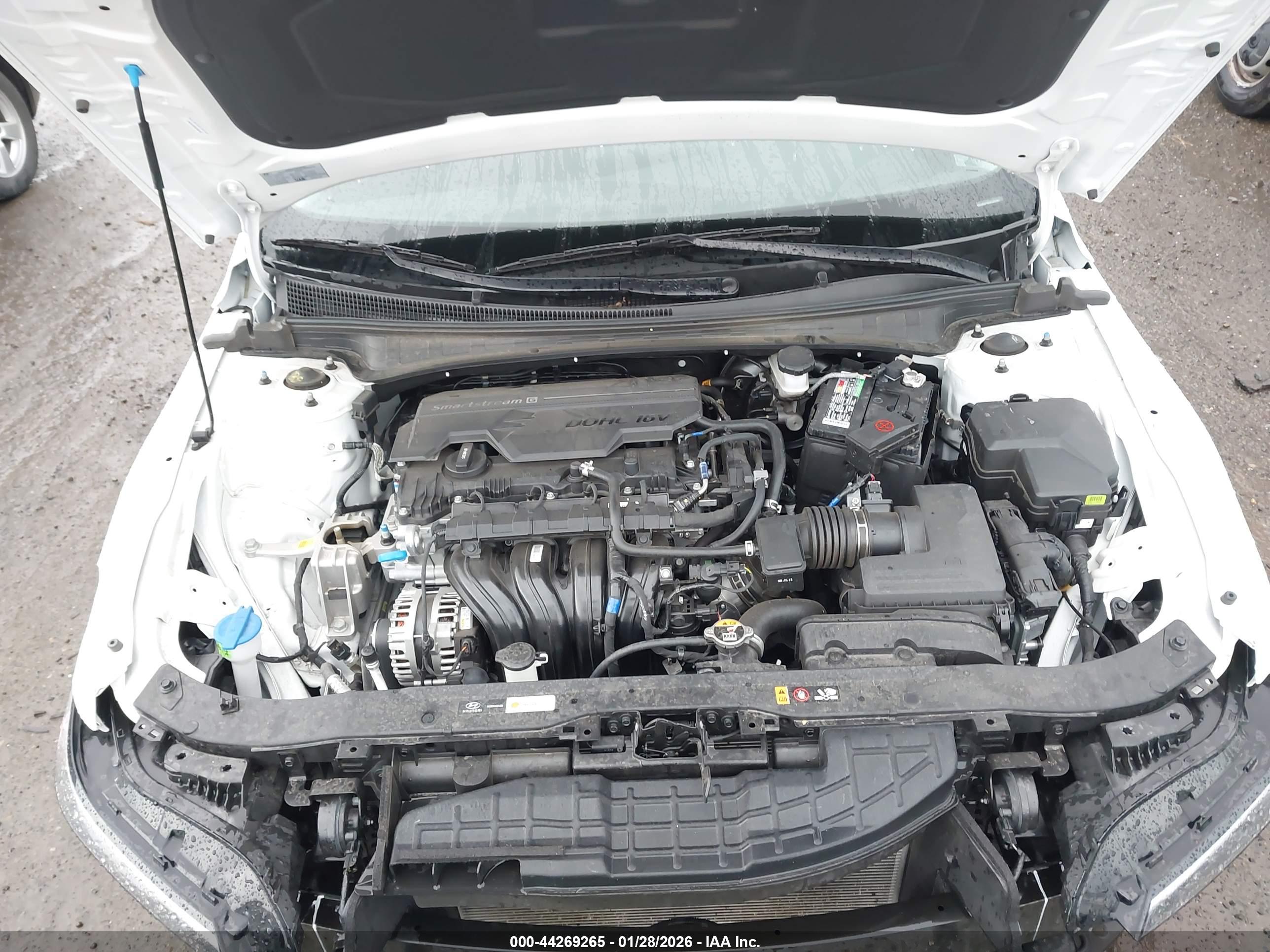 HYUNDAI ELANTRA image 10