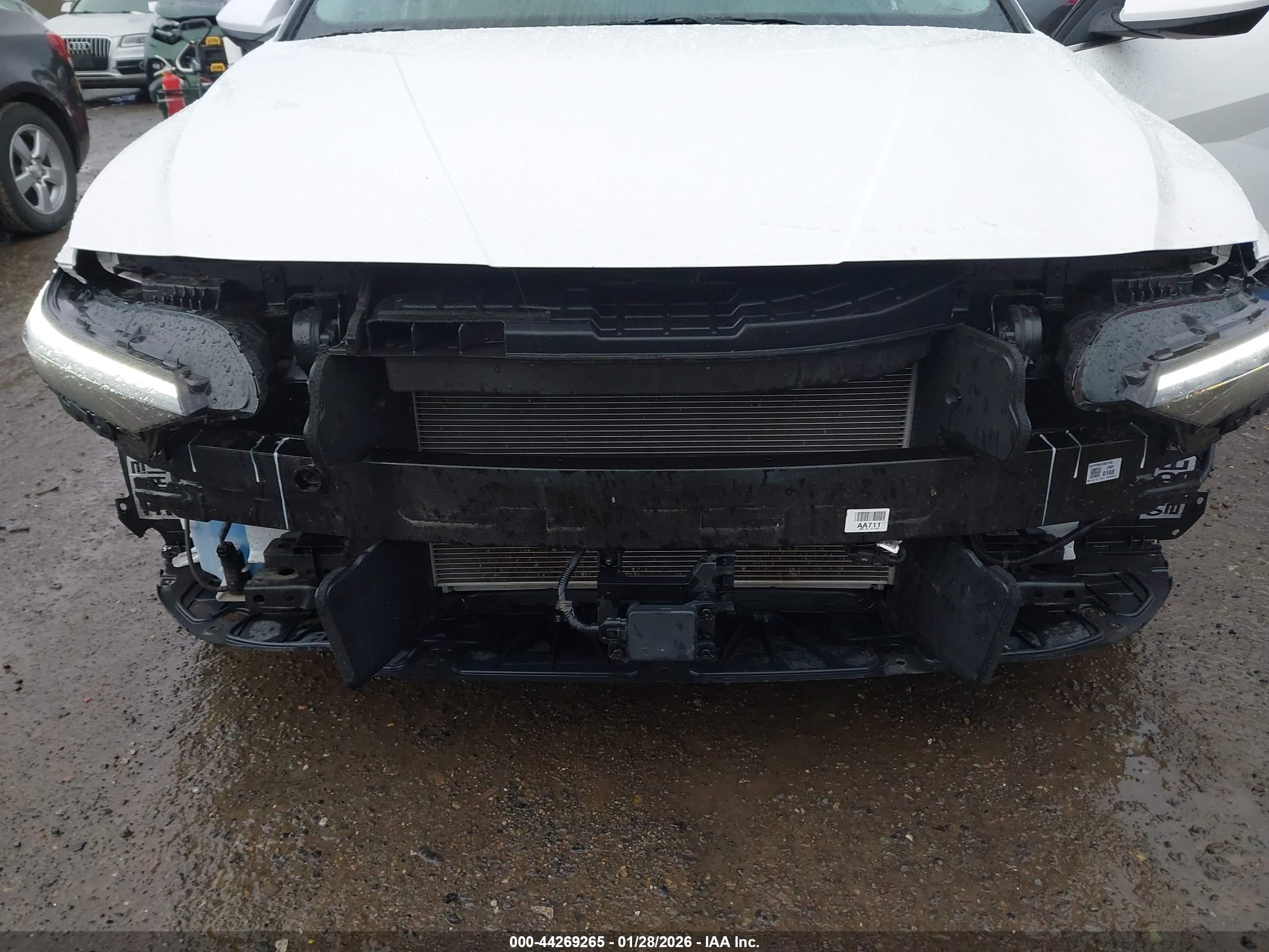 HYUNDAI ELANTRA image 6