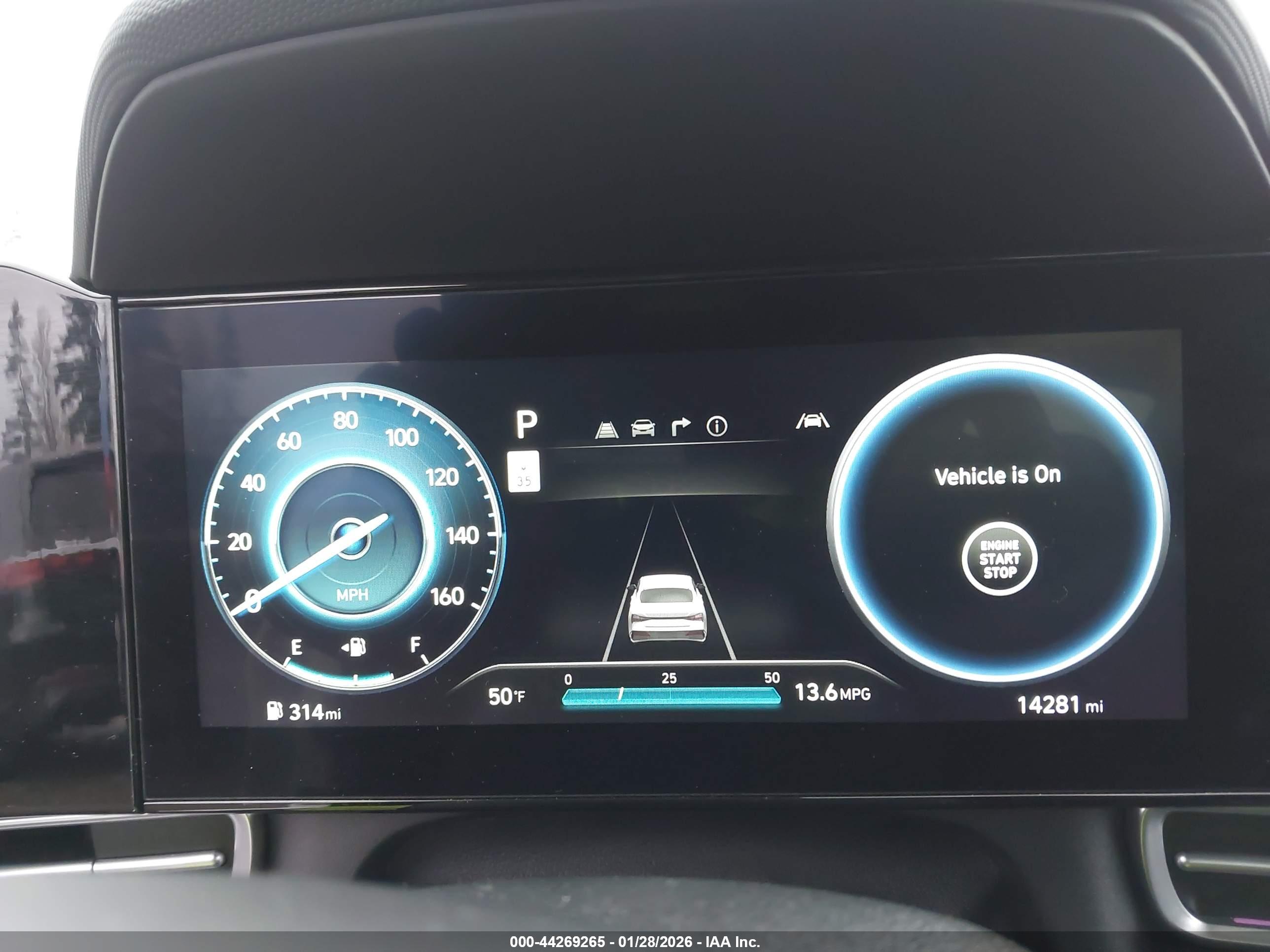 HYUNDAI ELANTRA image 7