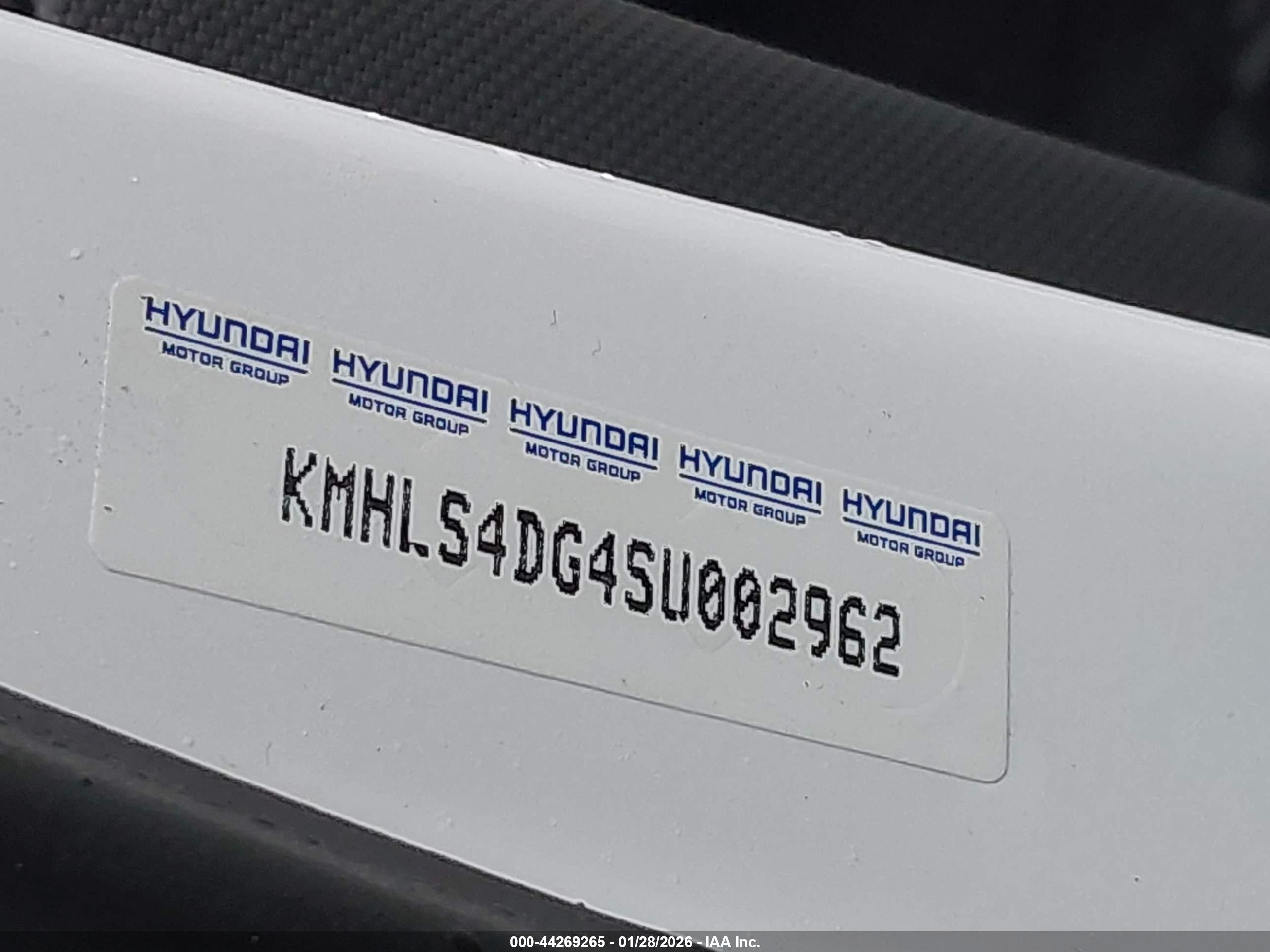 HYUNDAI ELANTRA image 9