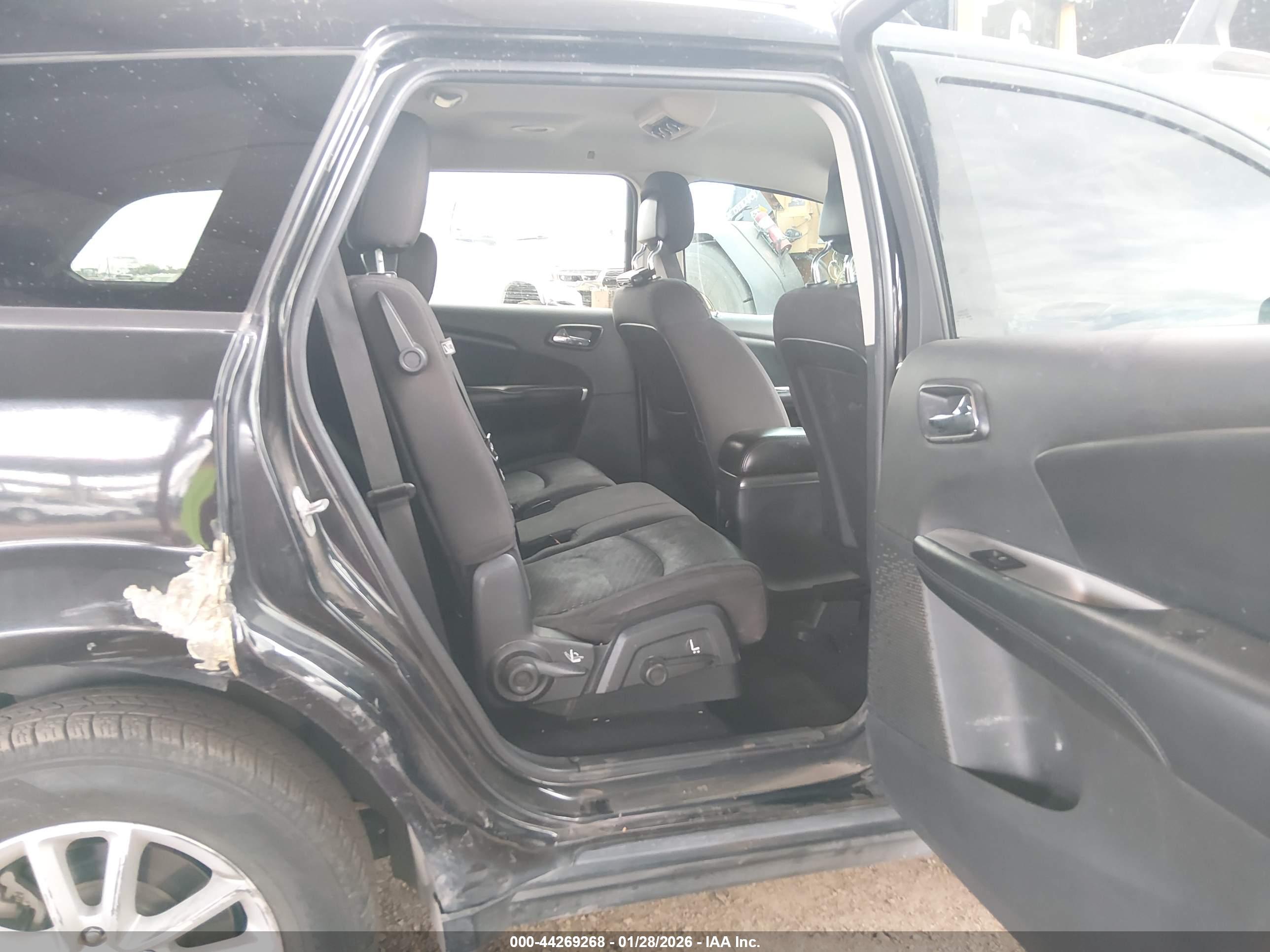 DODGE JOURNEY image 8