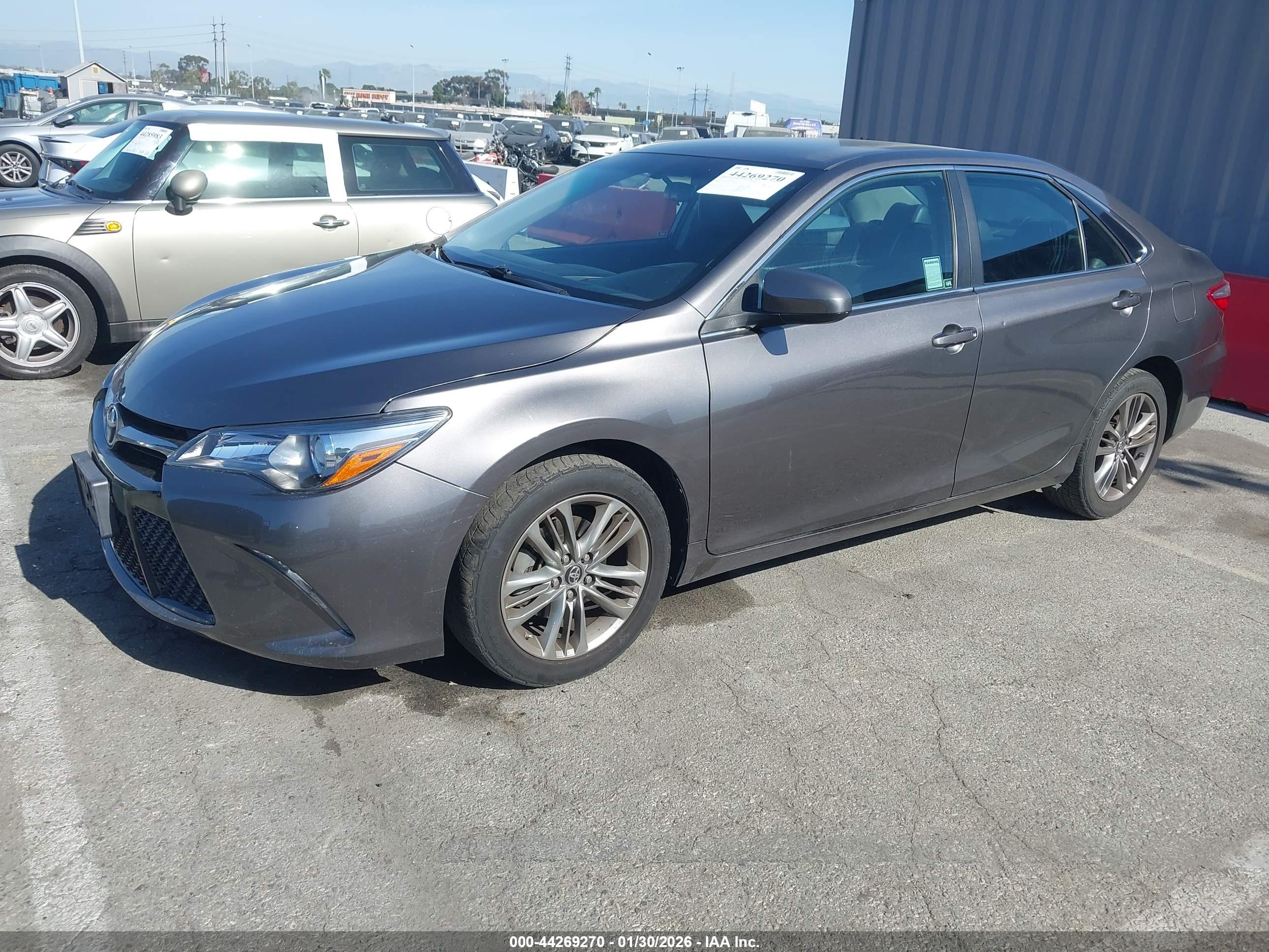 TOYOTA CAMRY image 2