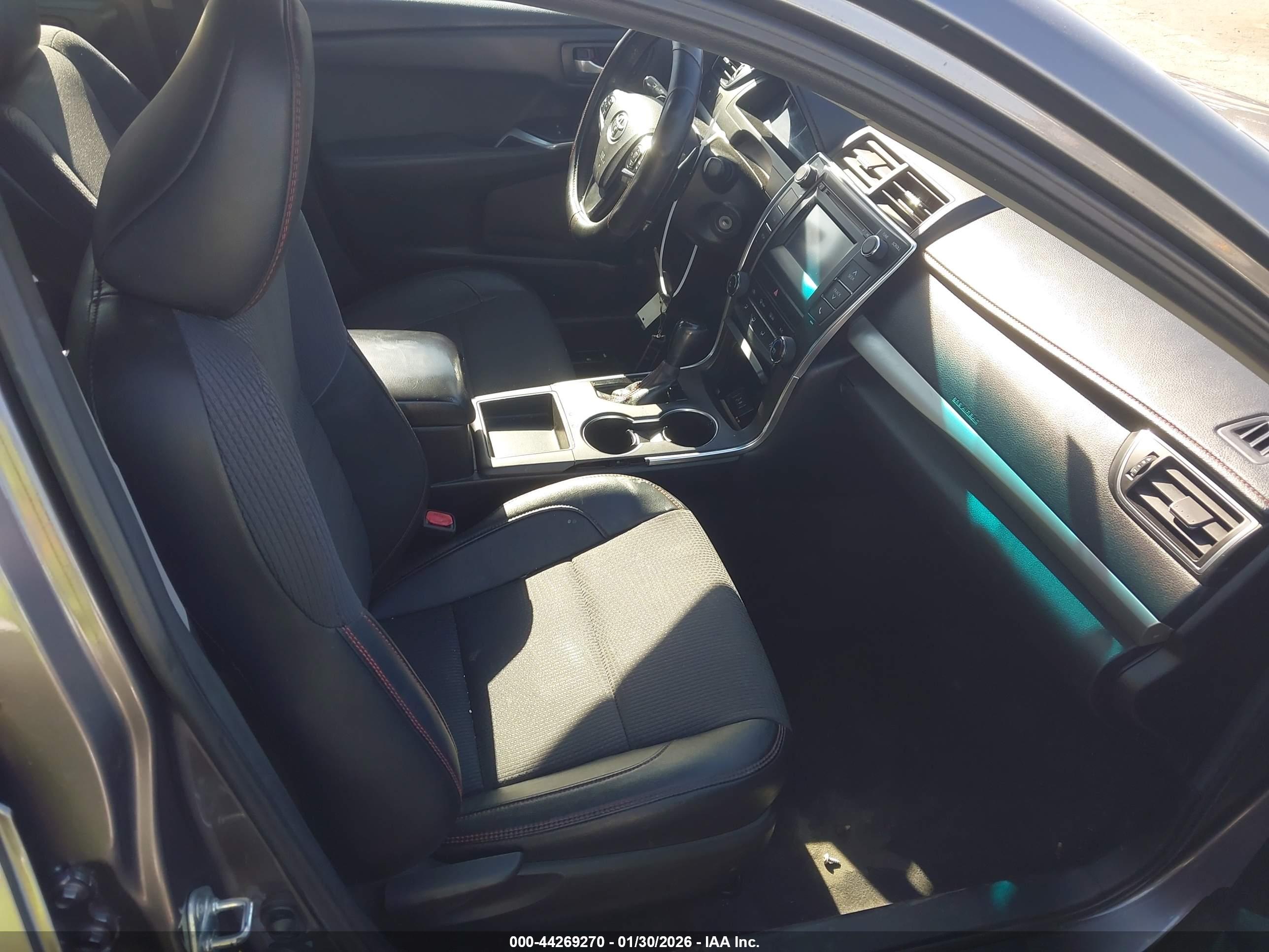 TOYOTA CAMRY image 5