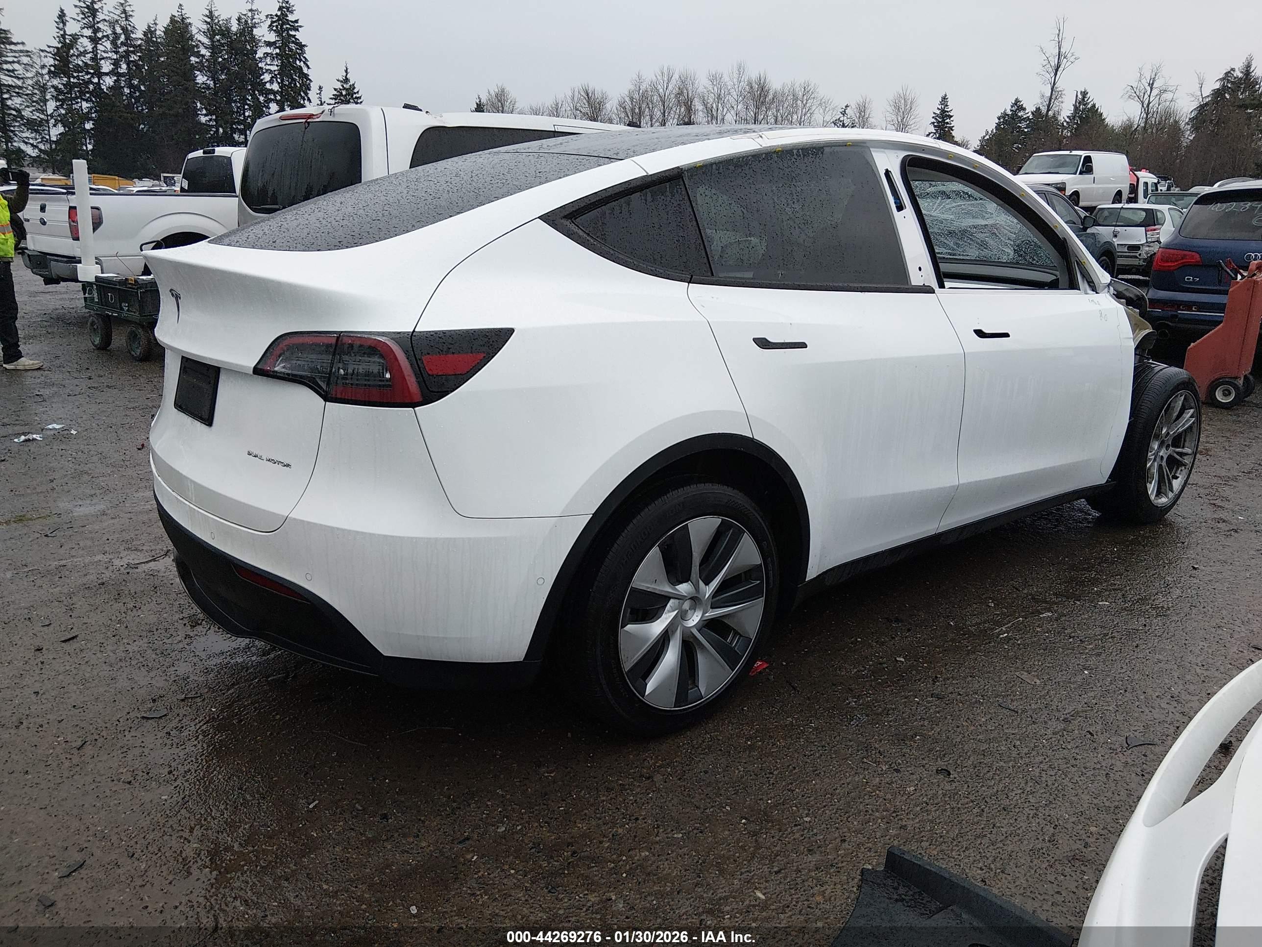 TESLA MODEL image 4