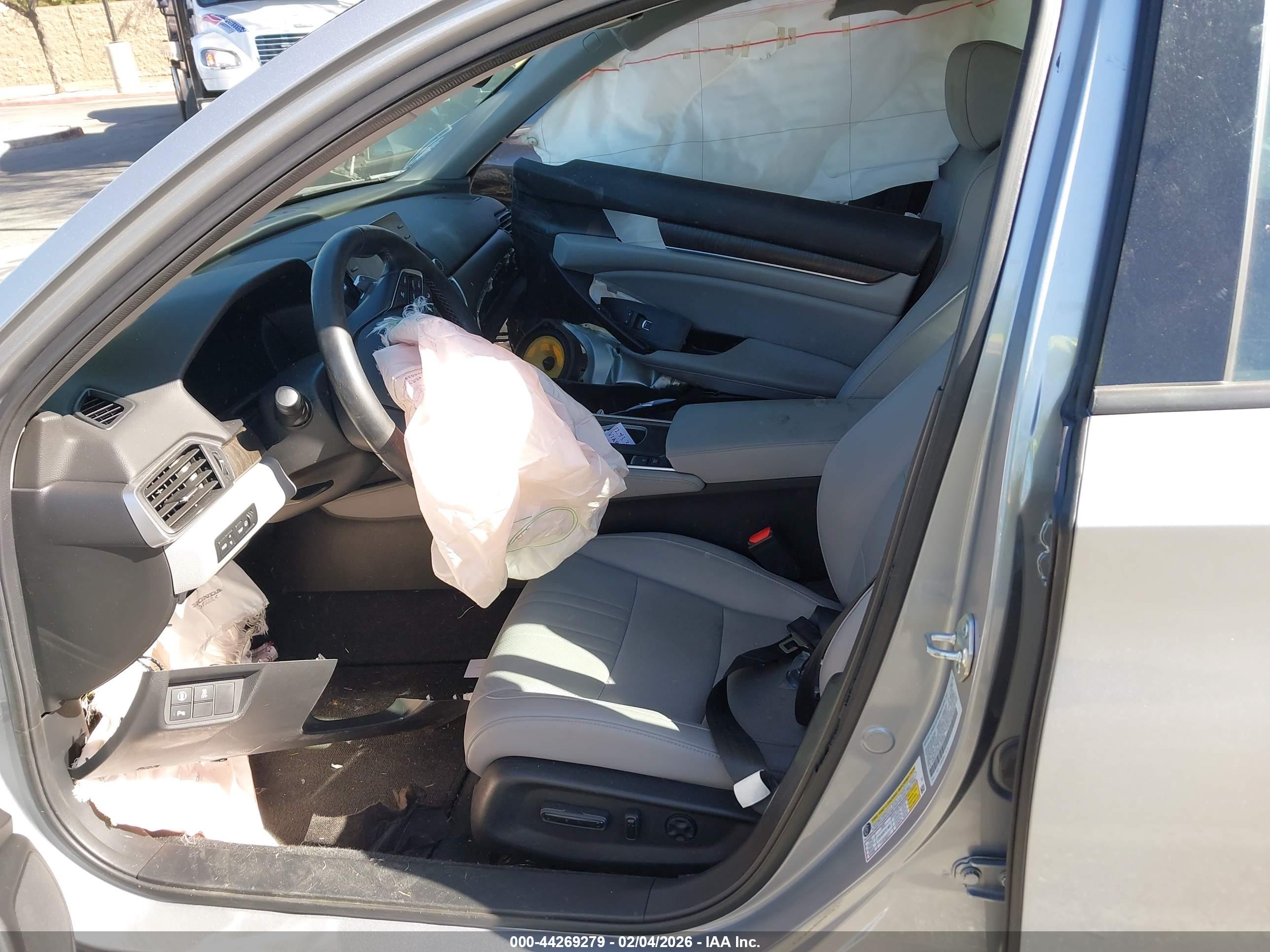HONDA ACCORD image 5