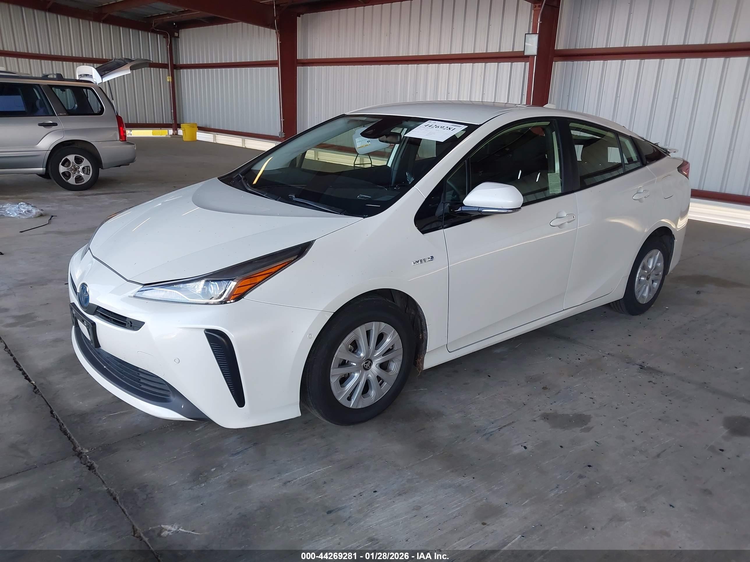 TOYOTA PRIUS image 2