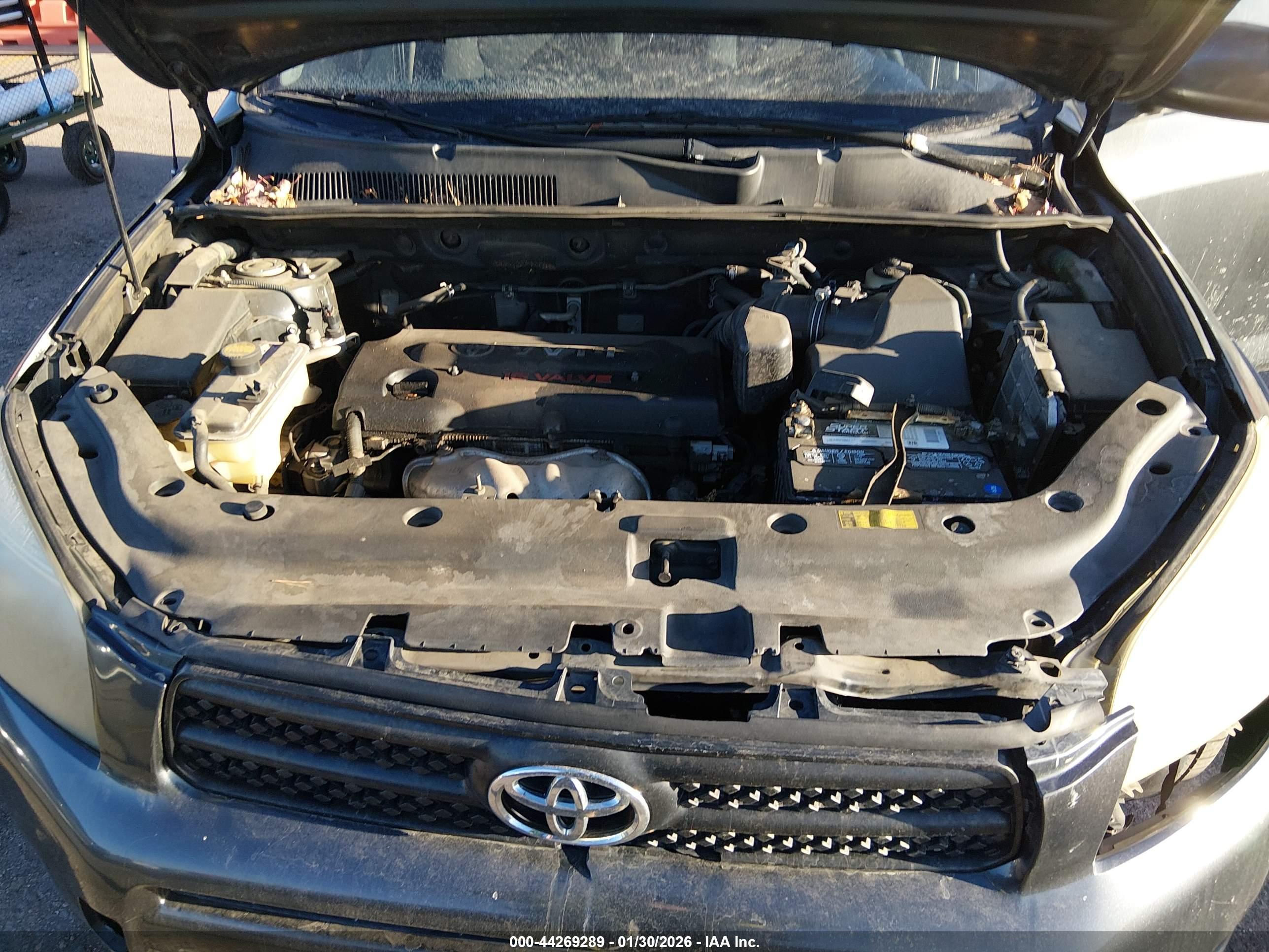 TOYOTA RAV4 image 10
