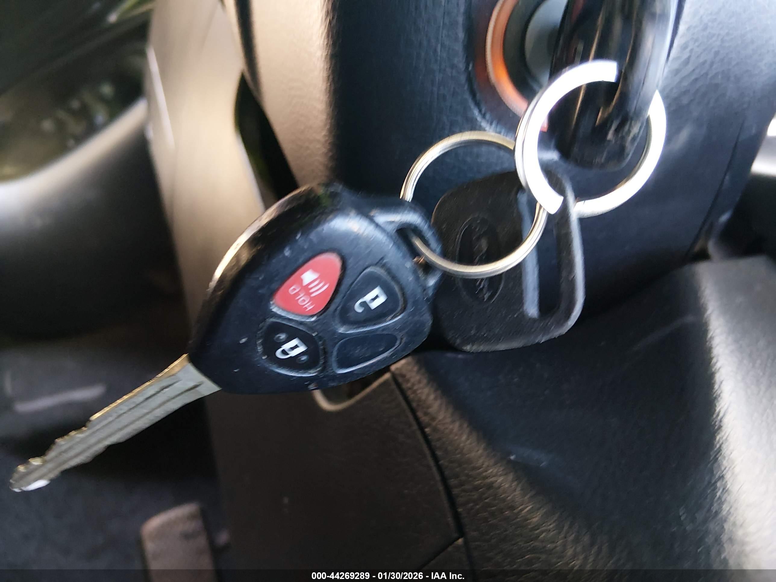 TOYOTA RAV4 image 11