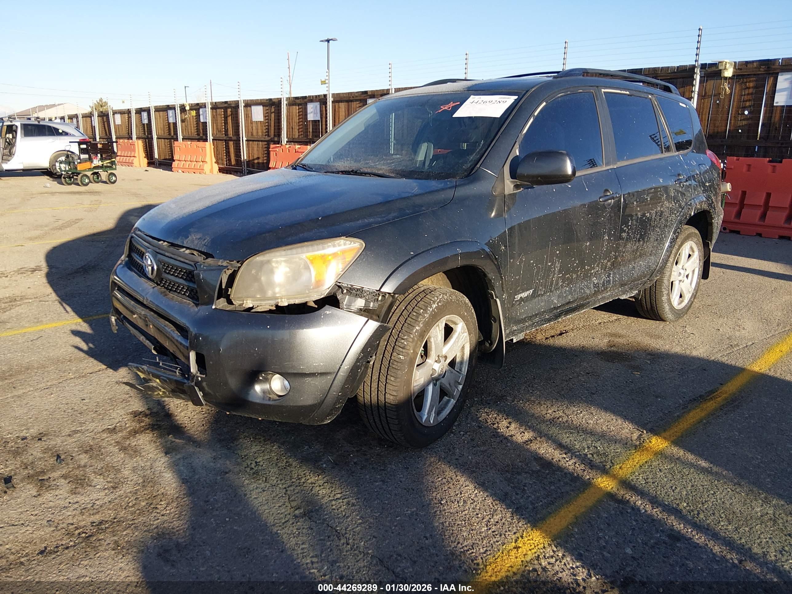 TOYOTA RAV4 image 2