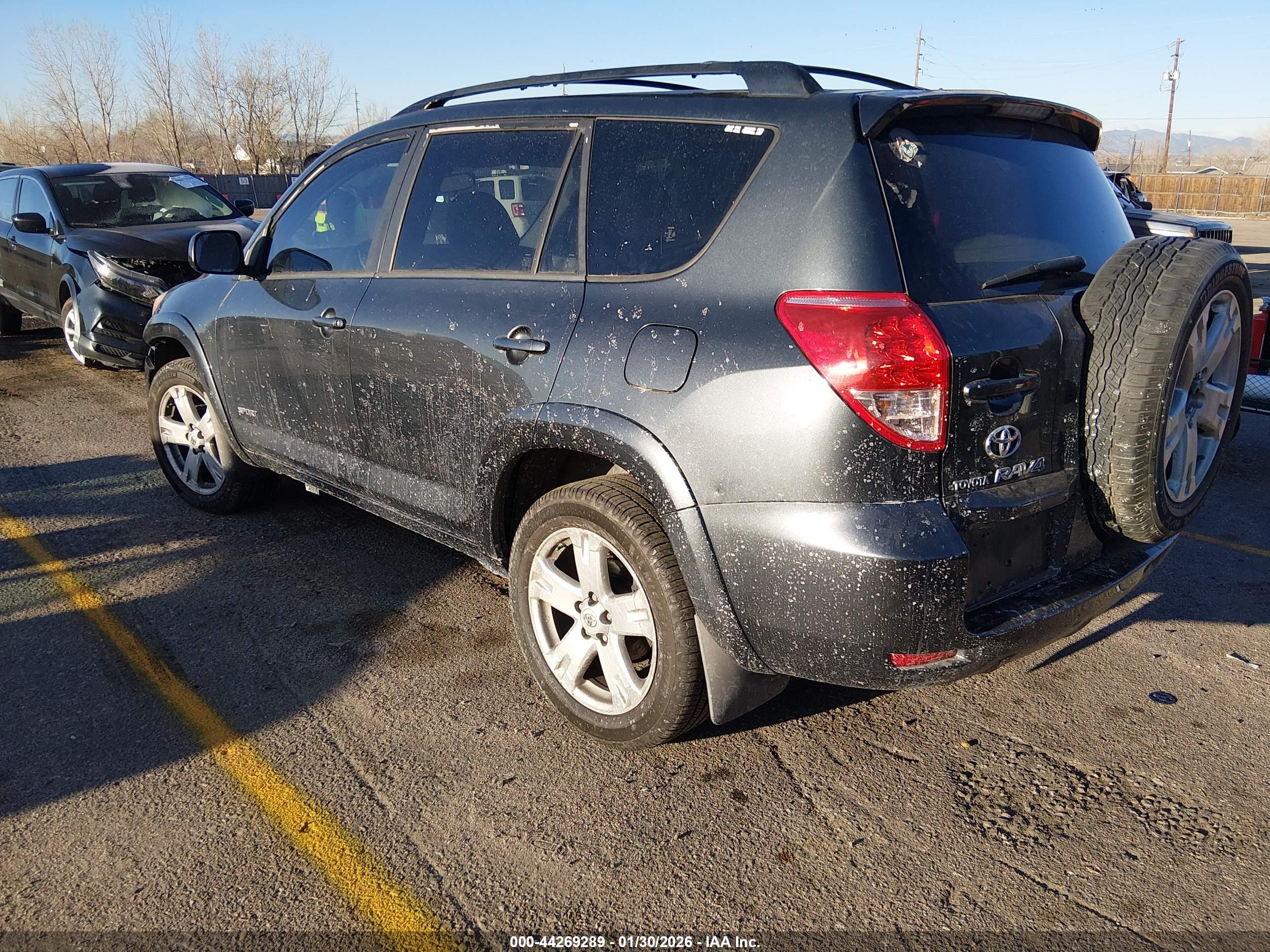 TOYOTA RAV4 image 3