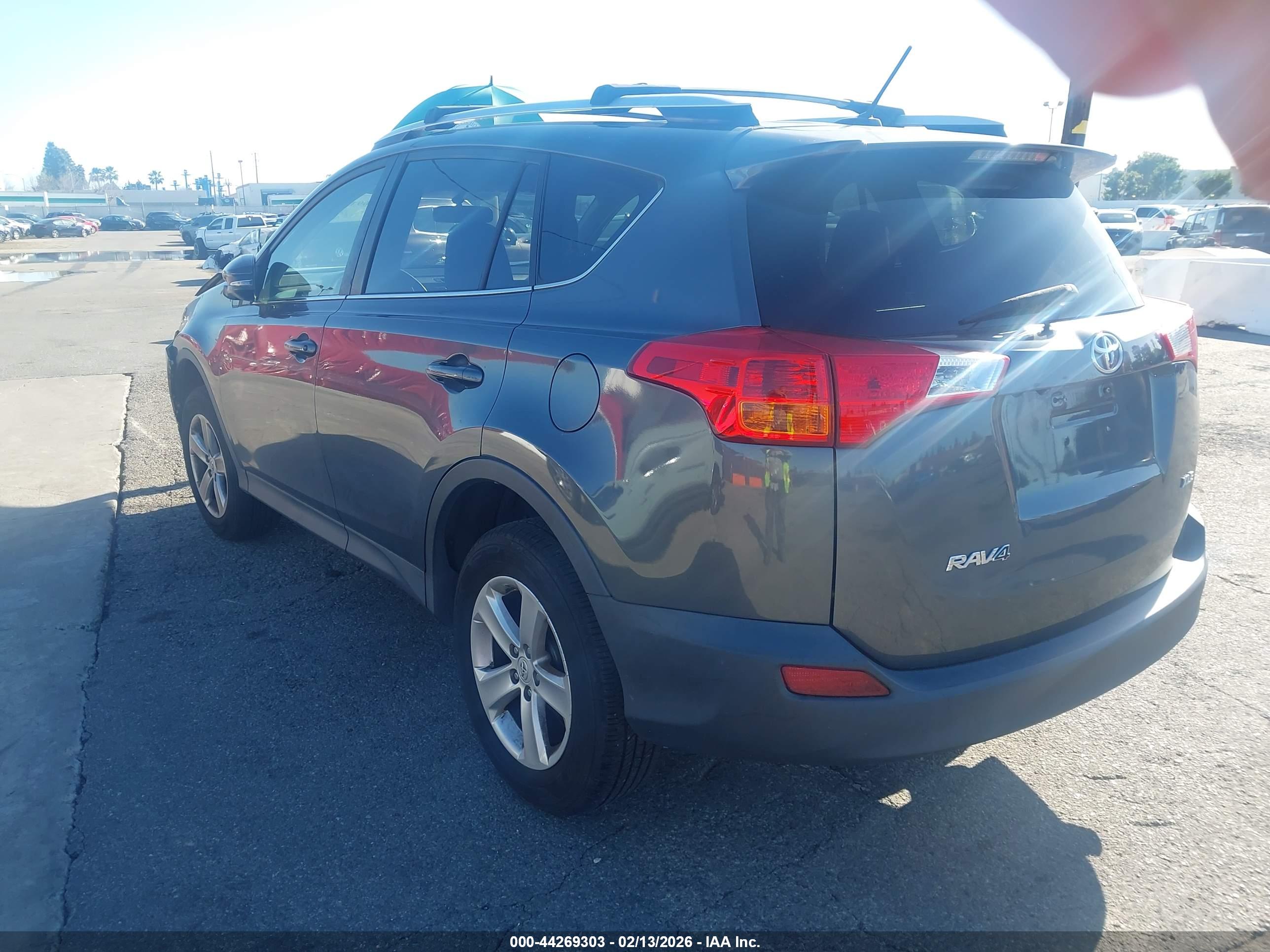 TOYOTA RAV4 image 3