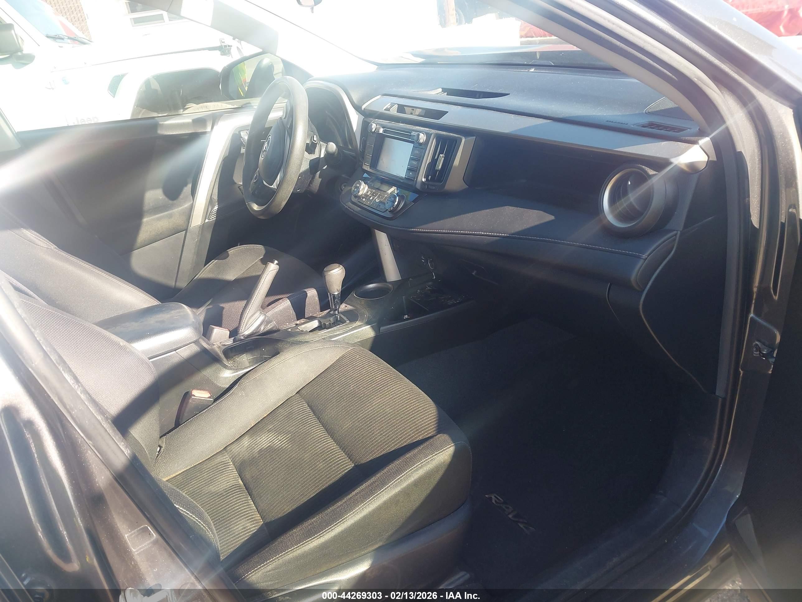 TOYOTA RAV4 image 5