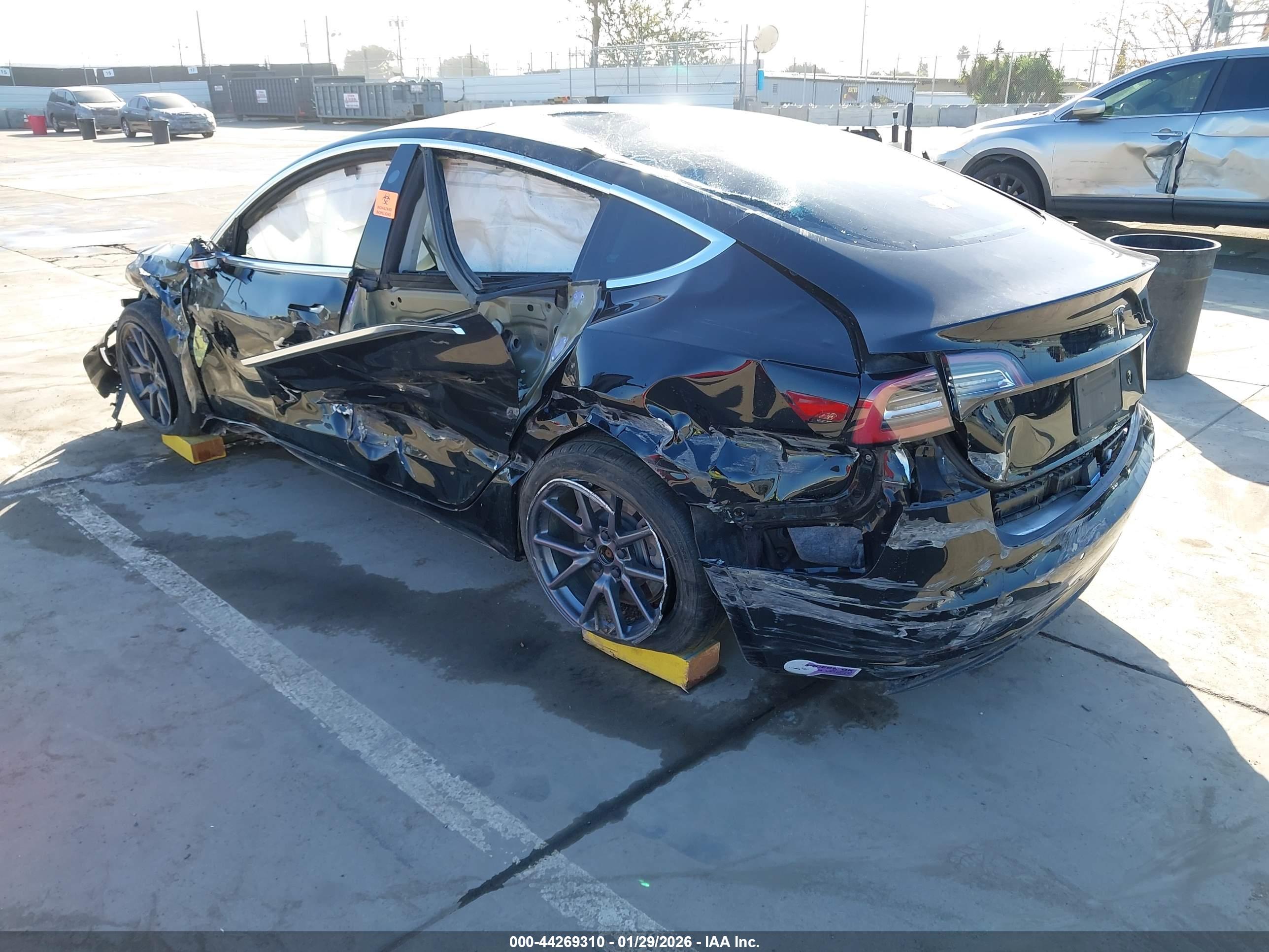 TESLA MODEL image 3