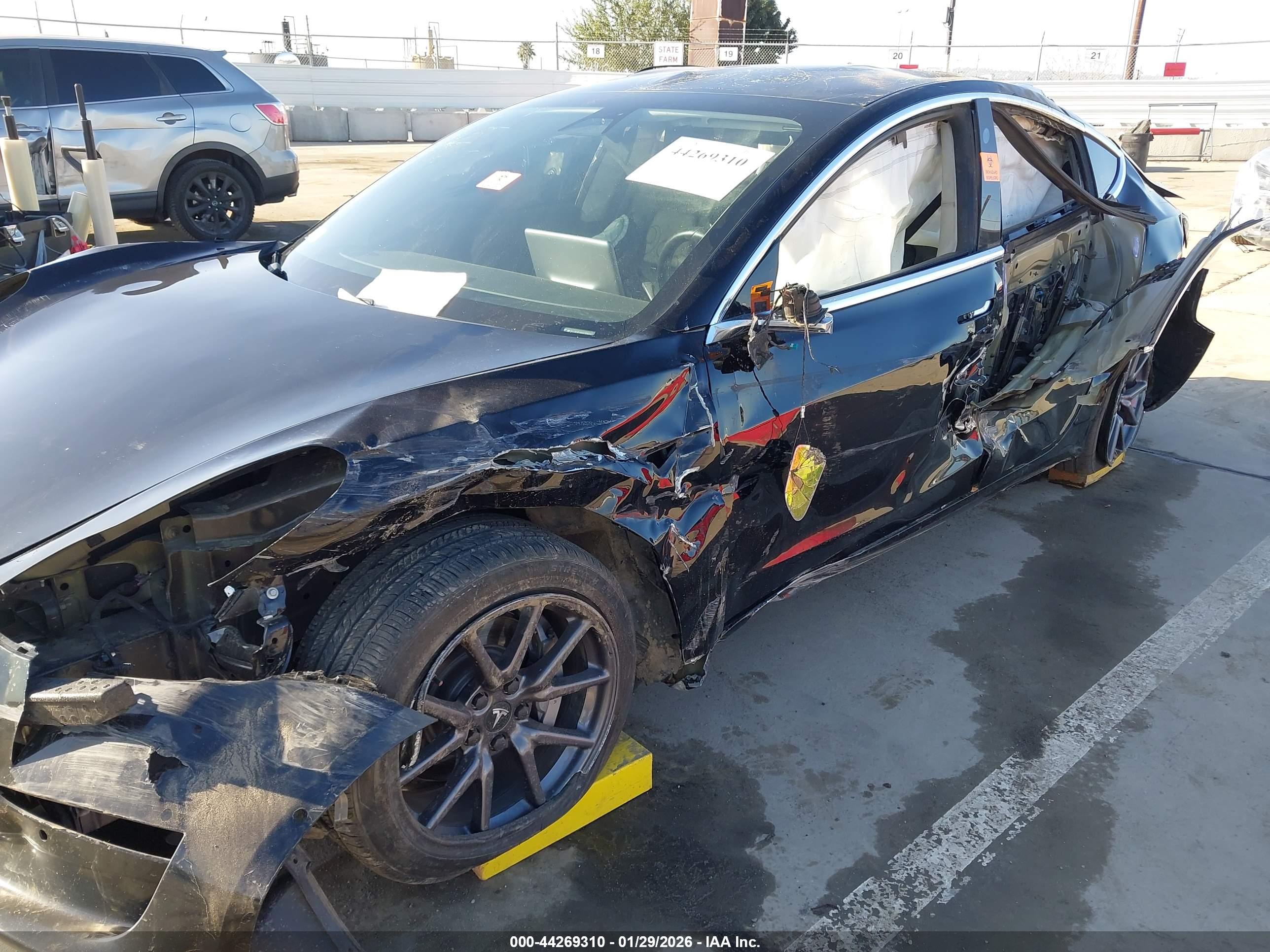 TESLA MODEL image 6