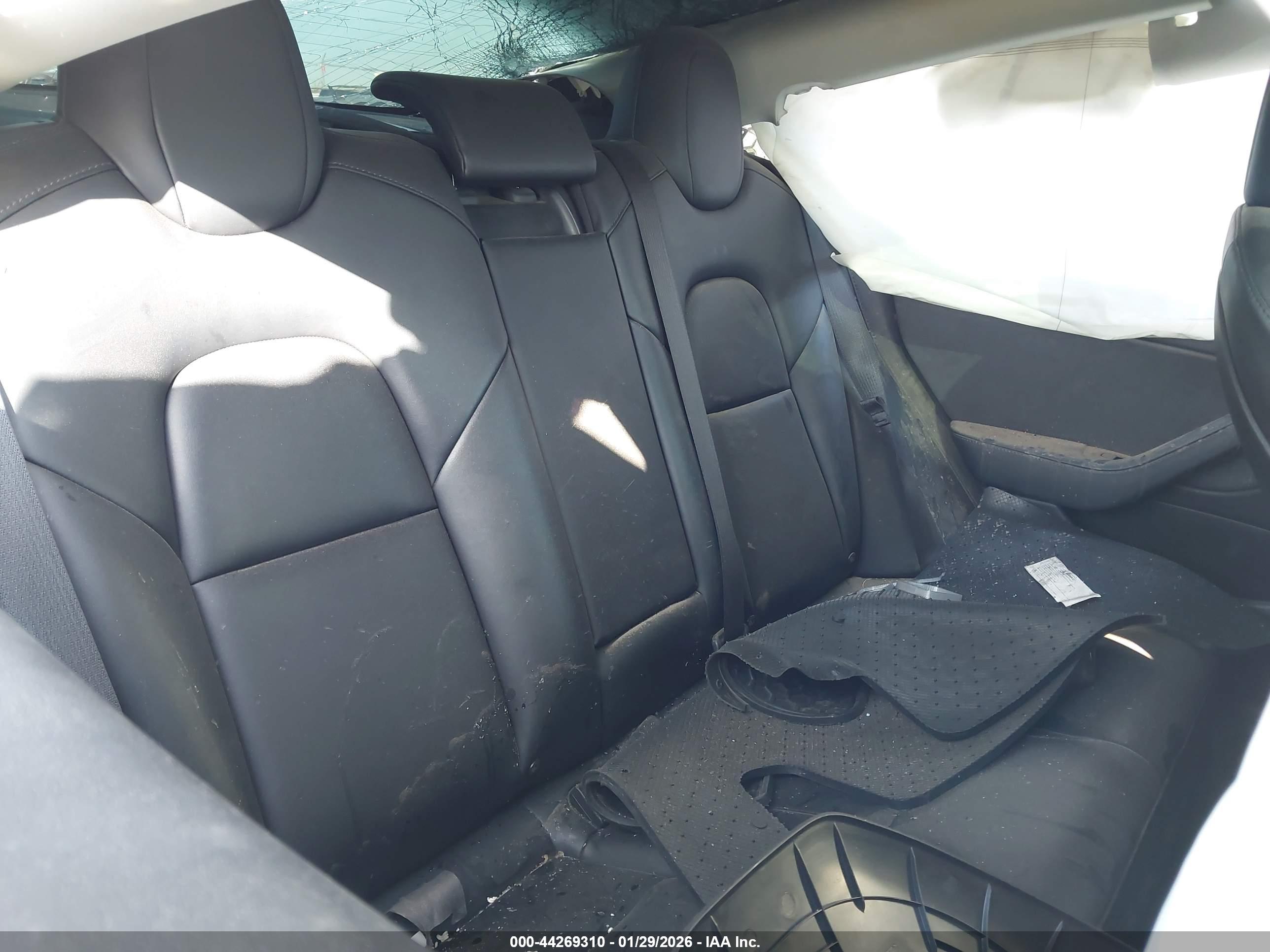 TESLA MODEL image 8