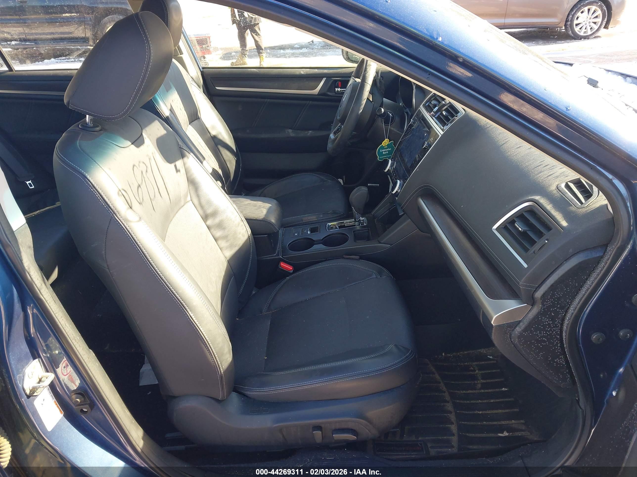 SUBARU LEGACY image 5