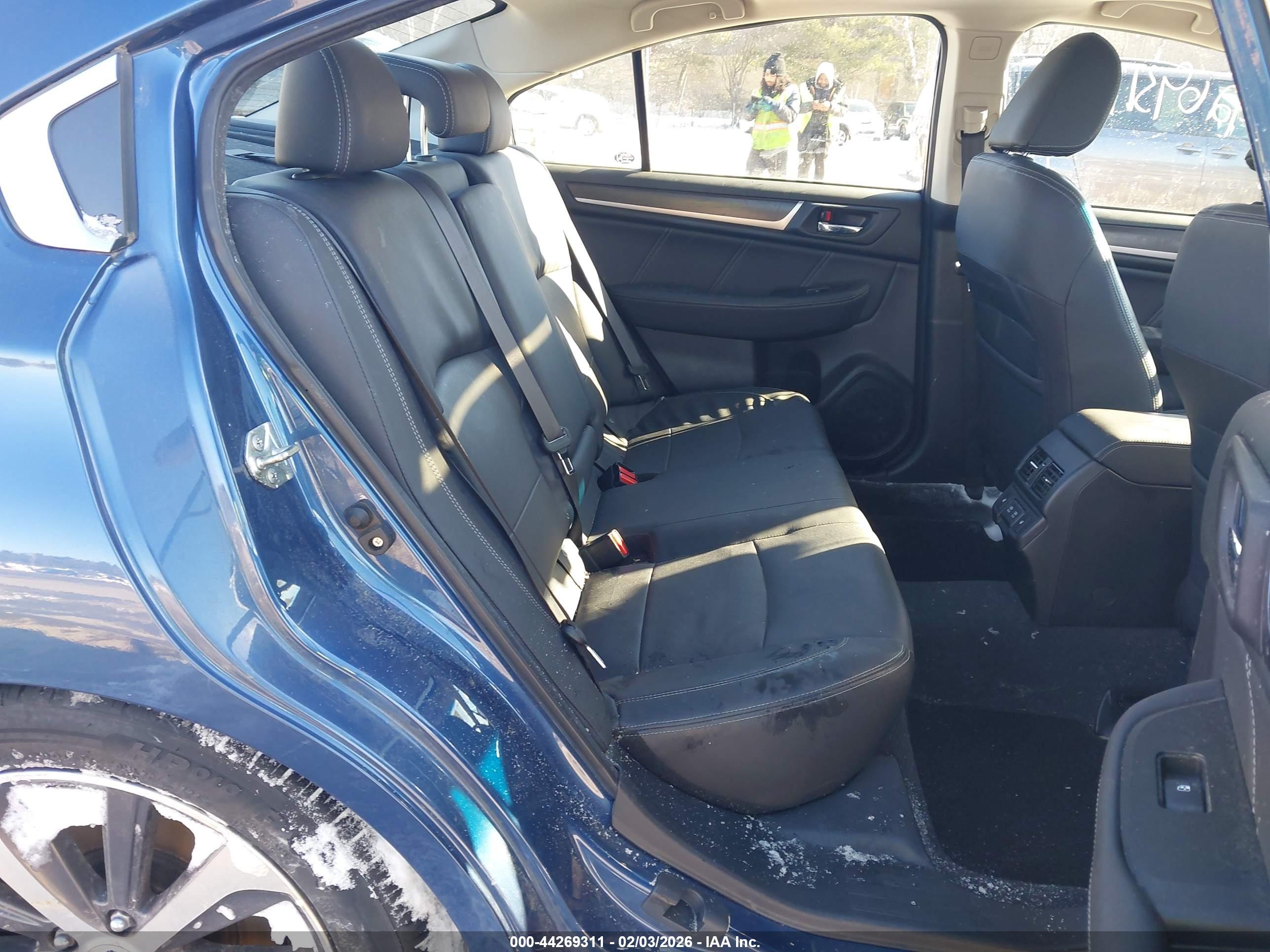 SUBARU LEGACY image 8