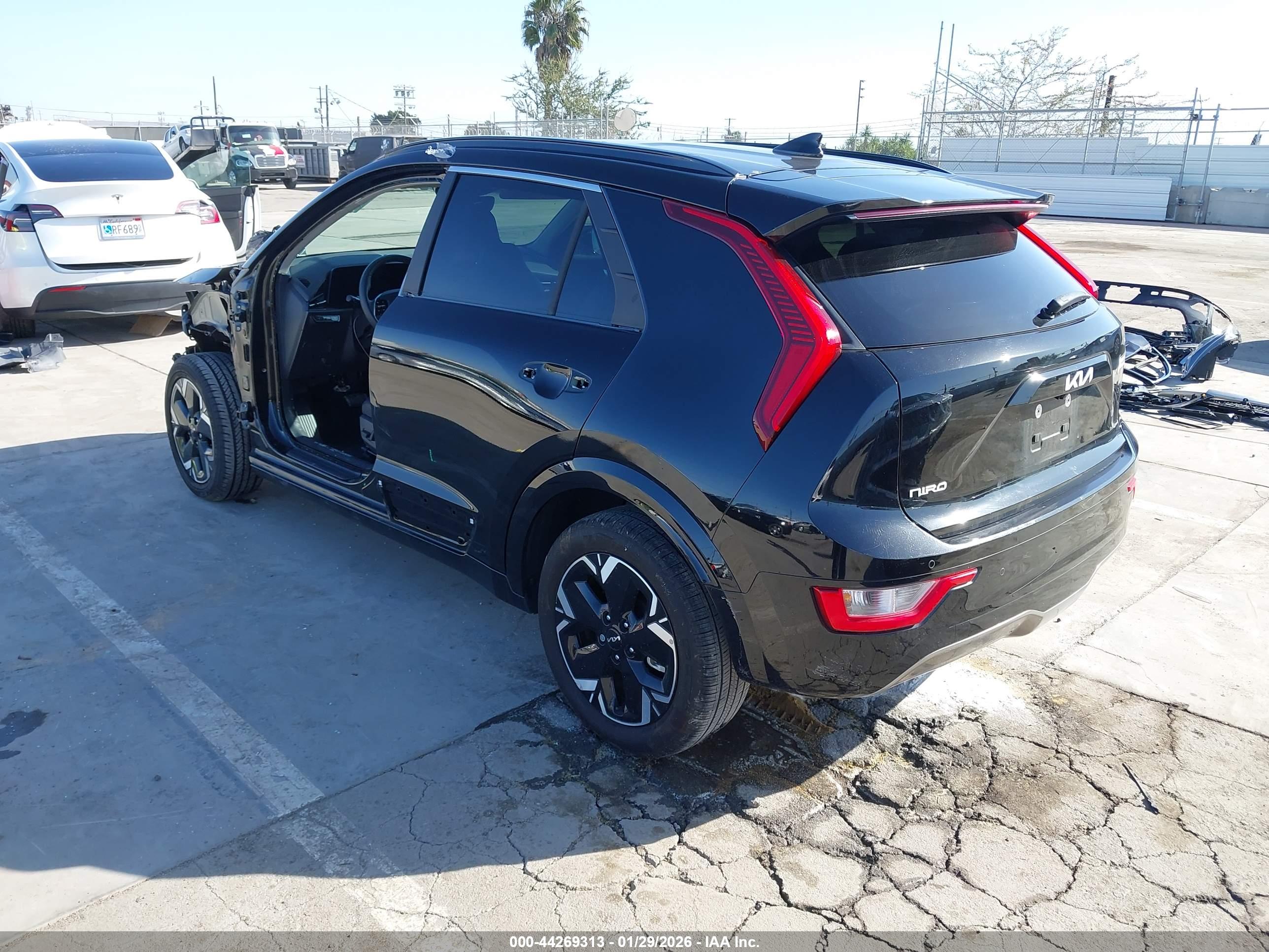 KIA NIRO image 3