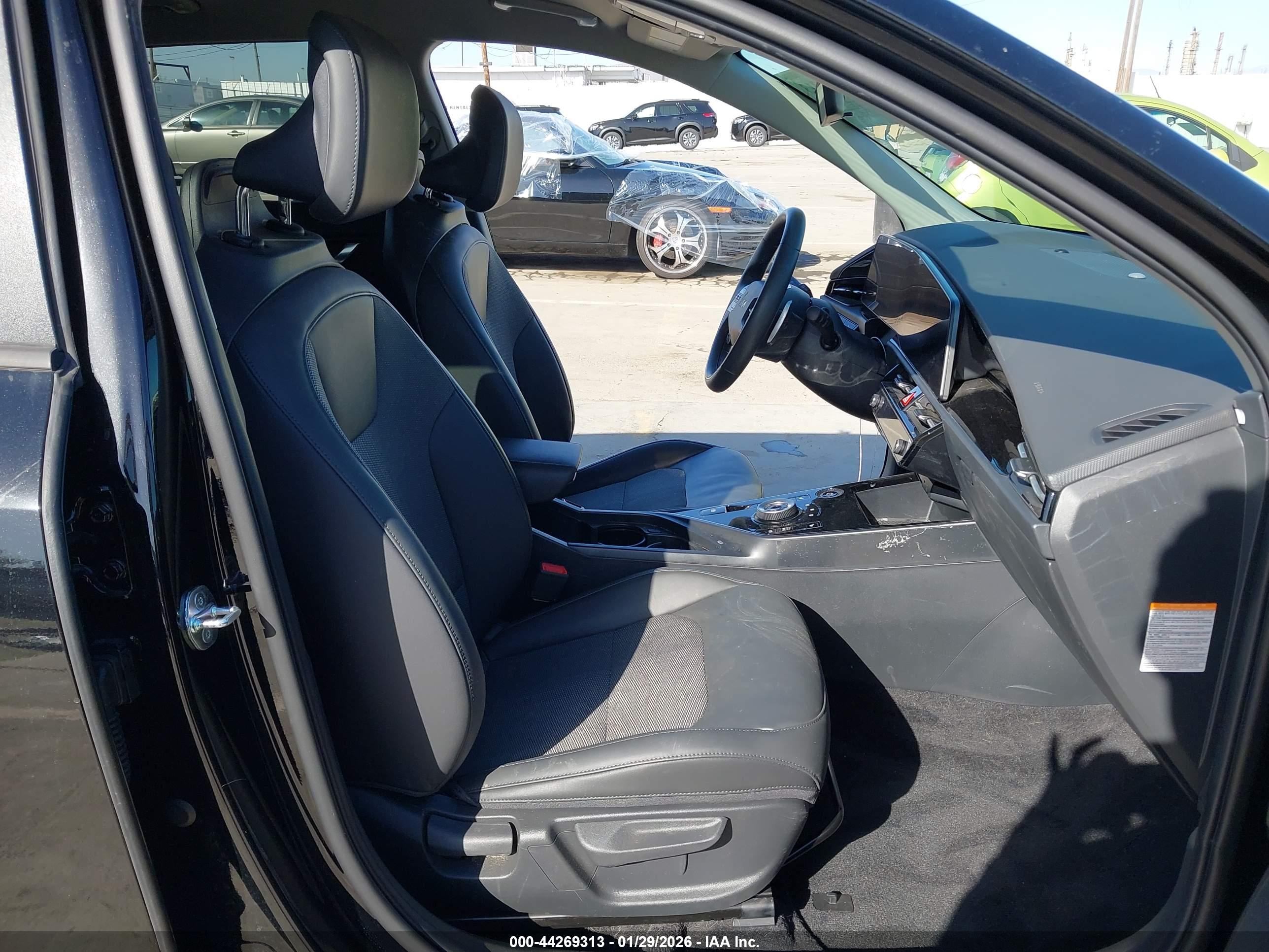 KIA NIRO image 5