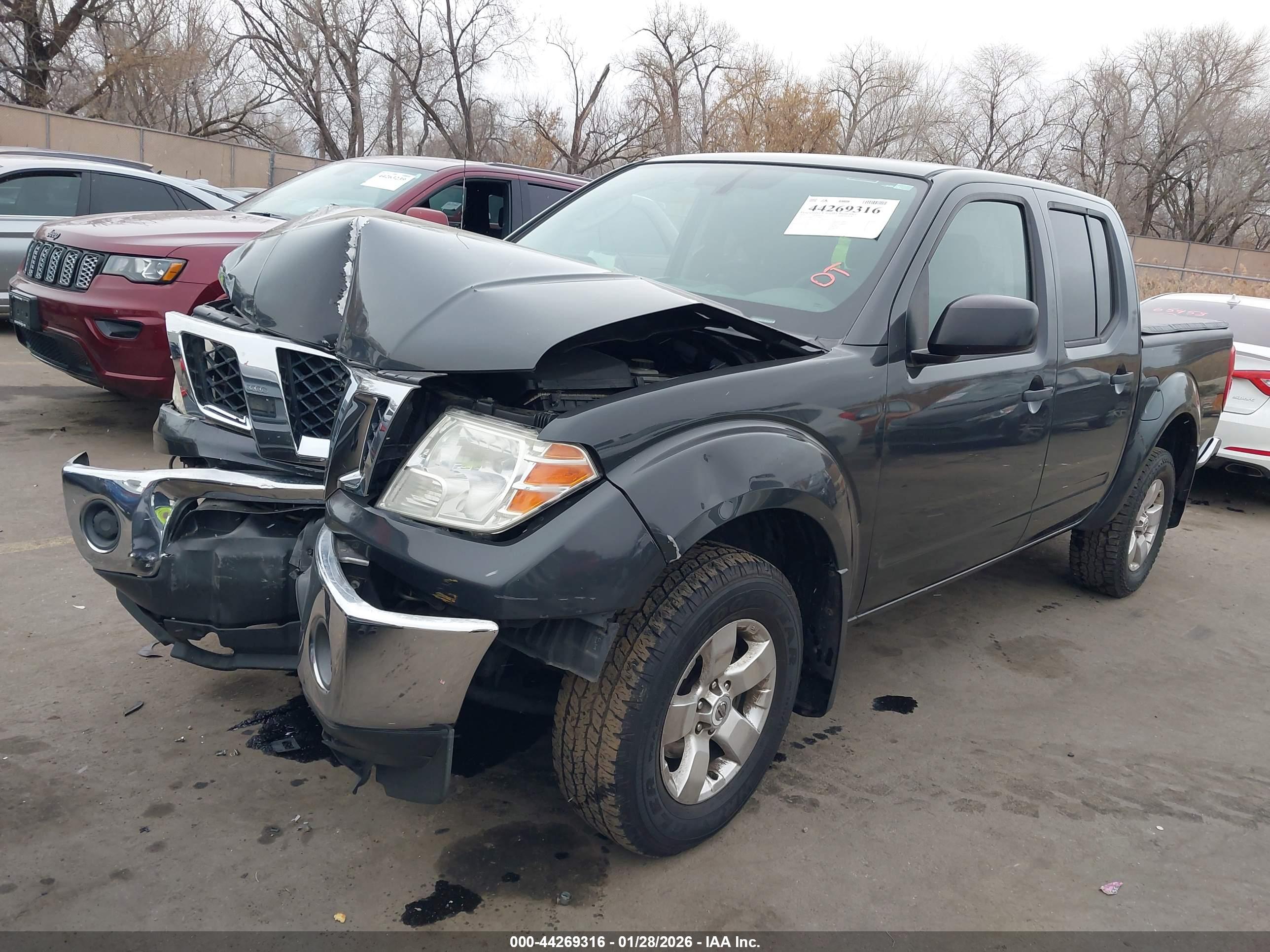 NISSAN FRONTIER image 2