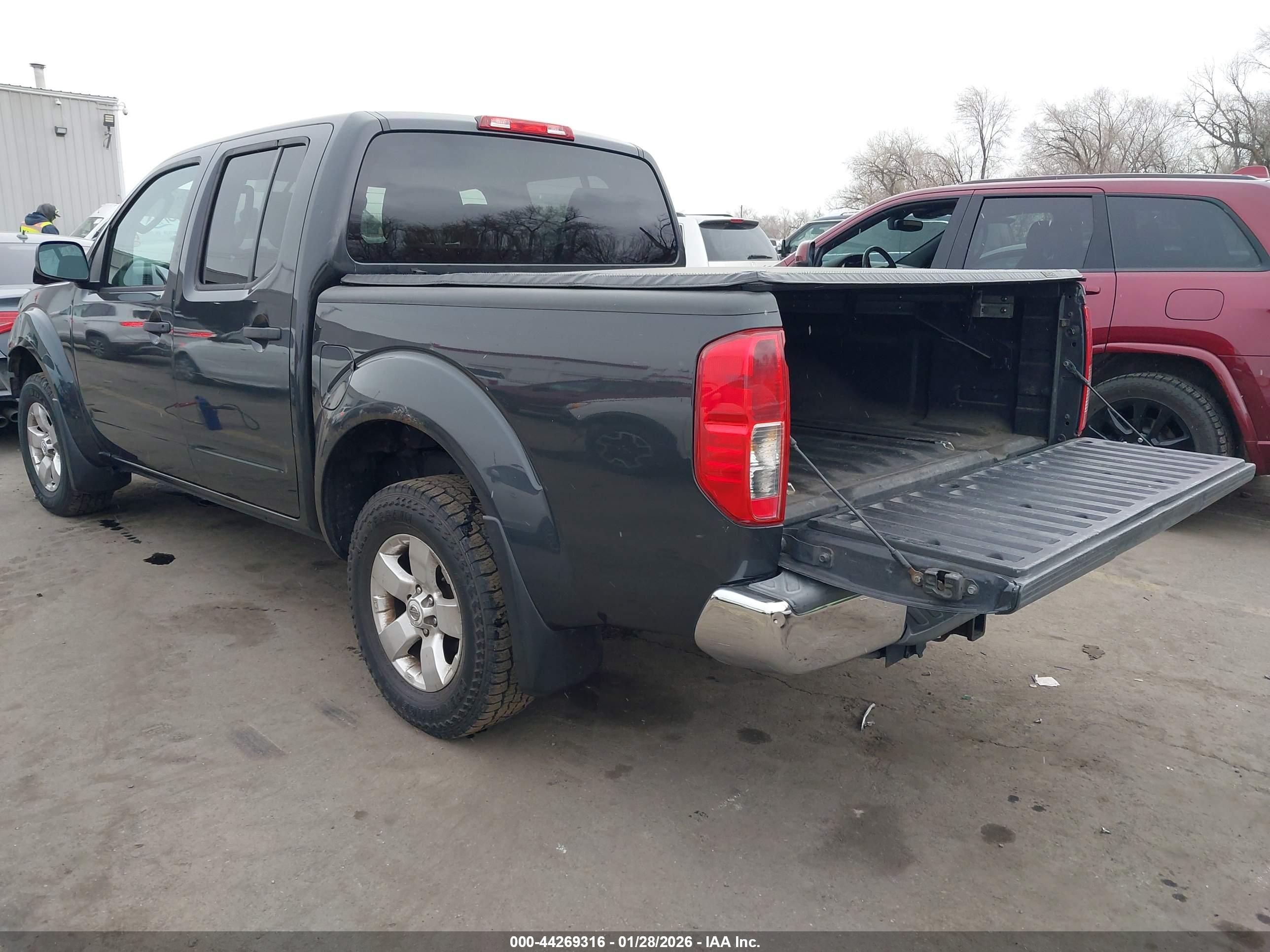 NISSAN FRONTIER image 3