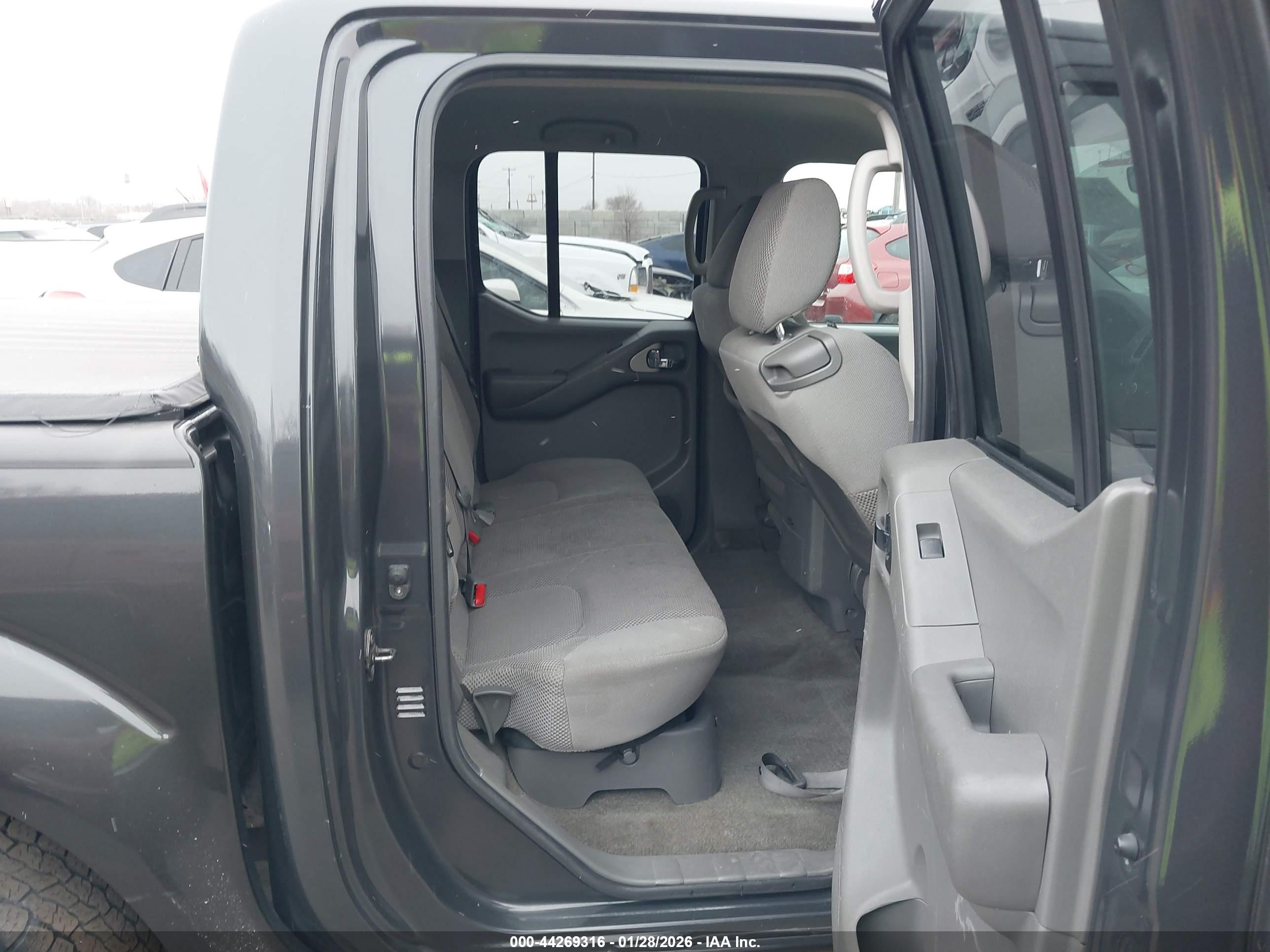 NISSAN FRONTIER image 8
