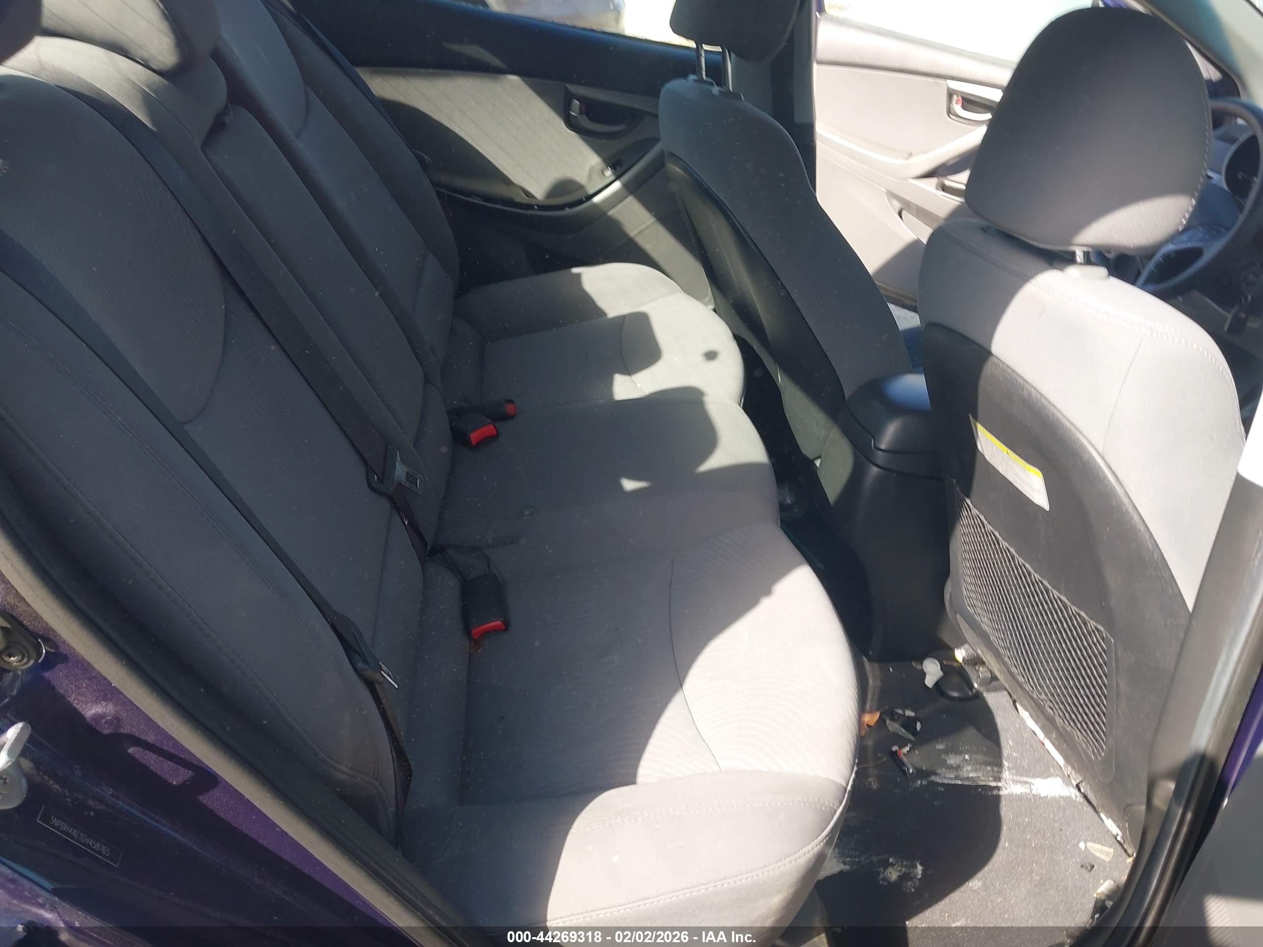 HYUNDAI ELANTRA image 8