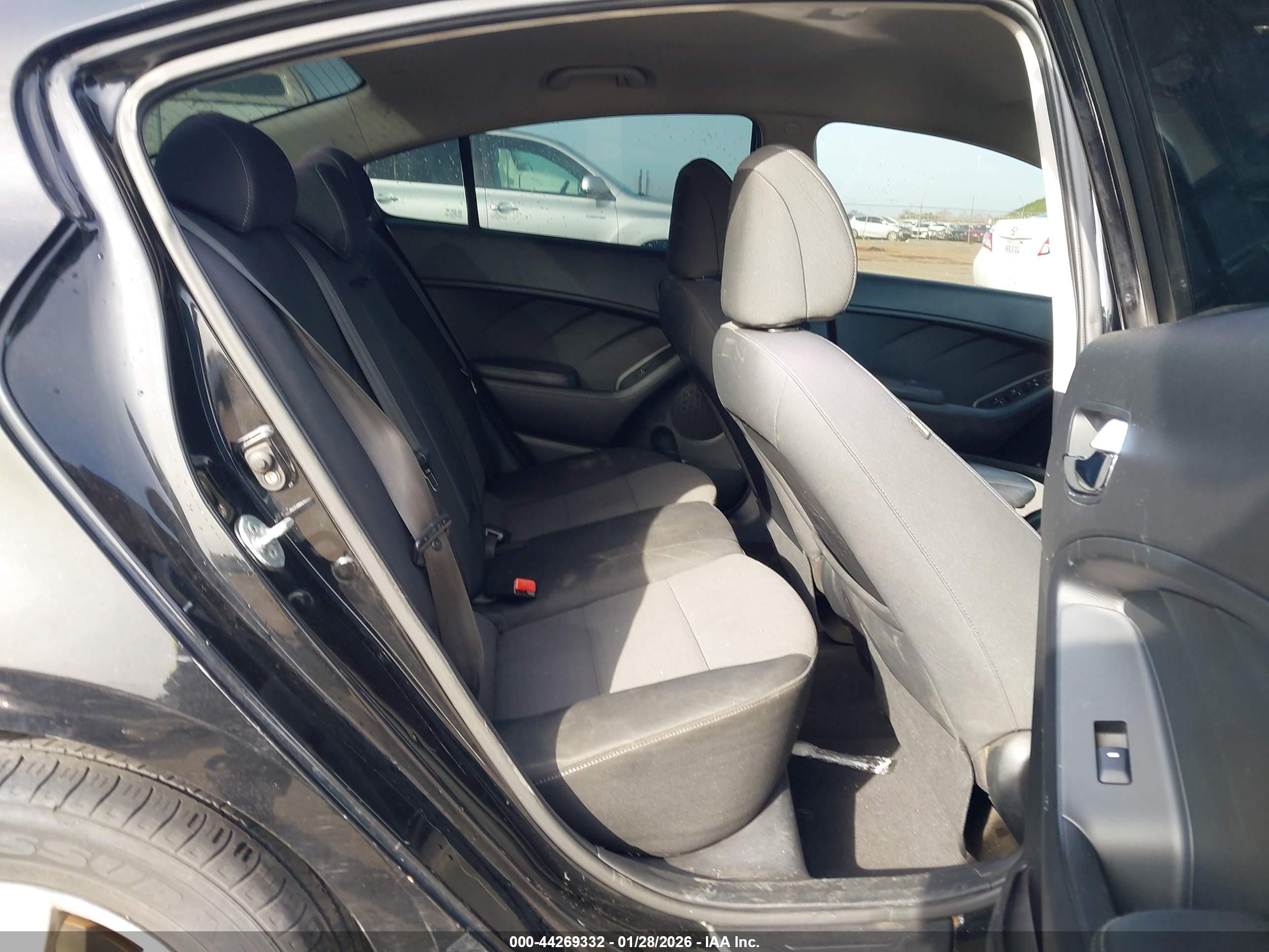 KIA FORTE image 8