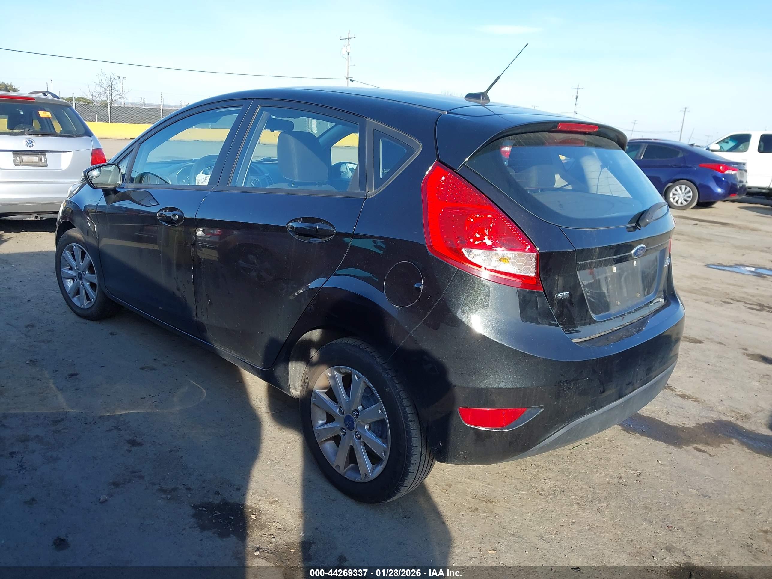 FORD FIESTA image 3
