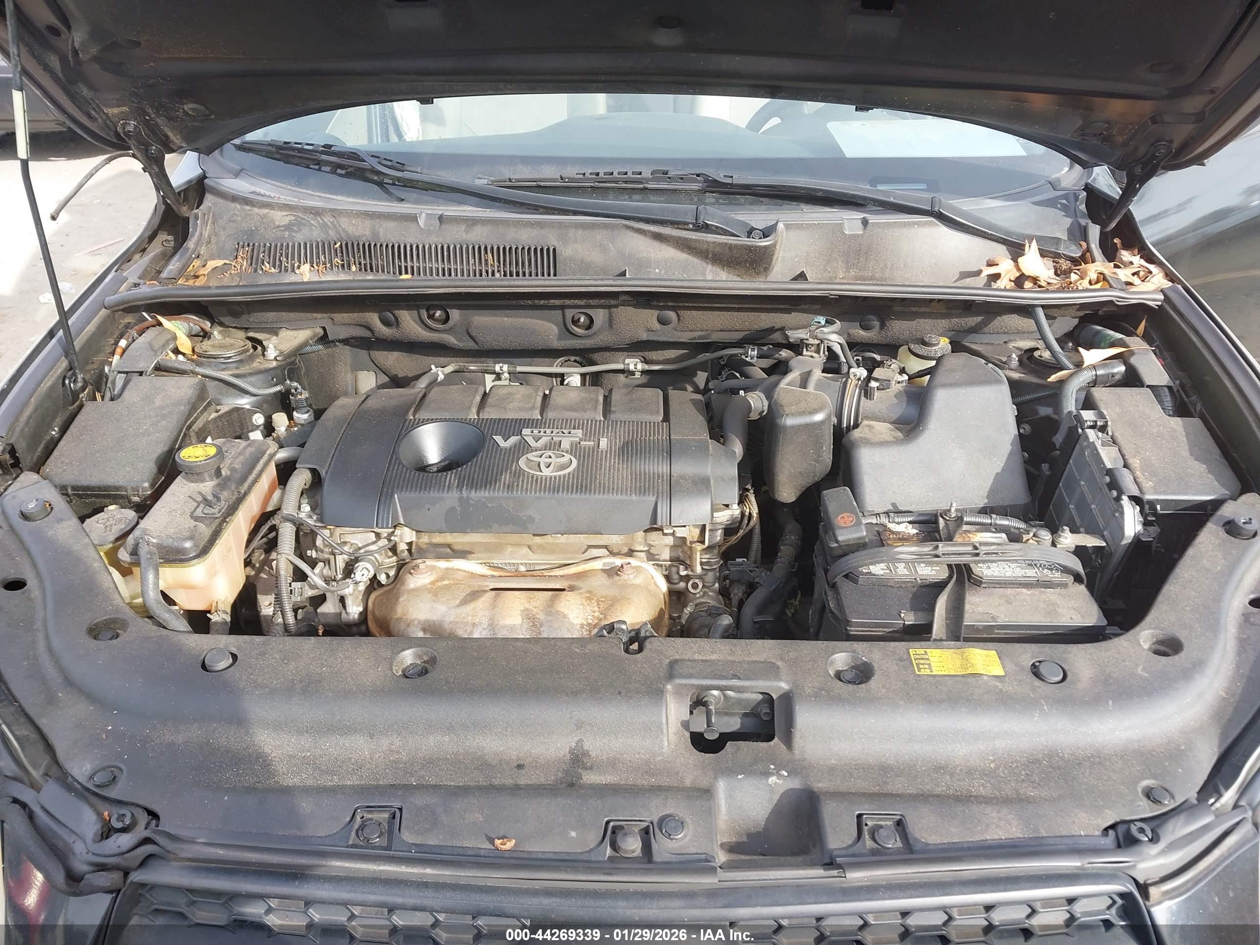 TOYOTA RAV4 image 10