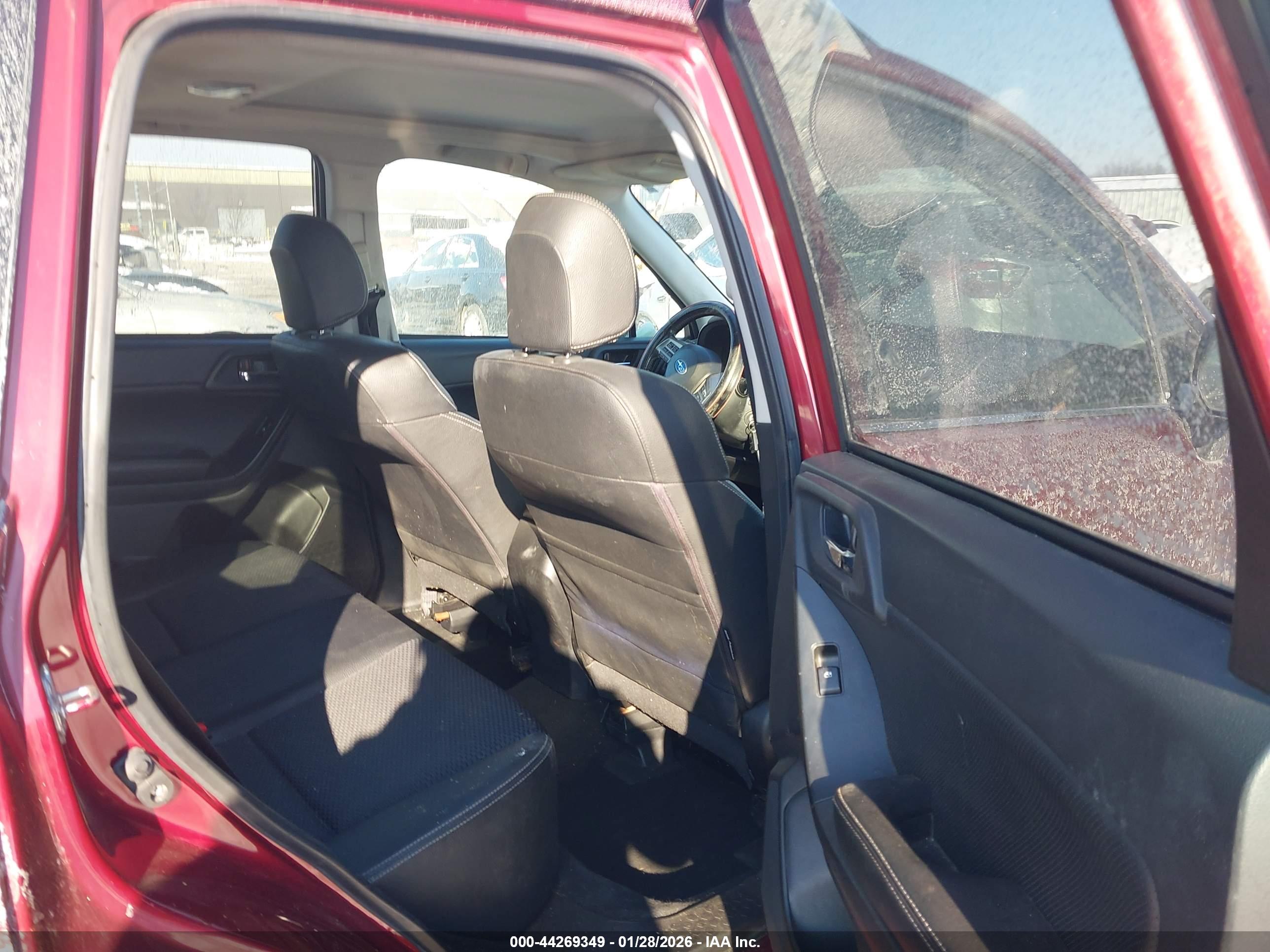SUBARU FORESTER image 8