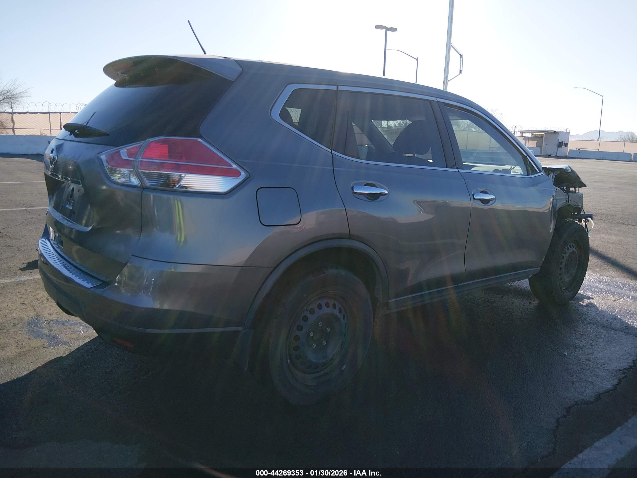 NISSAN ROGUE image 4