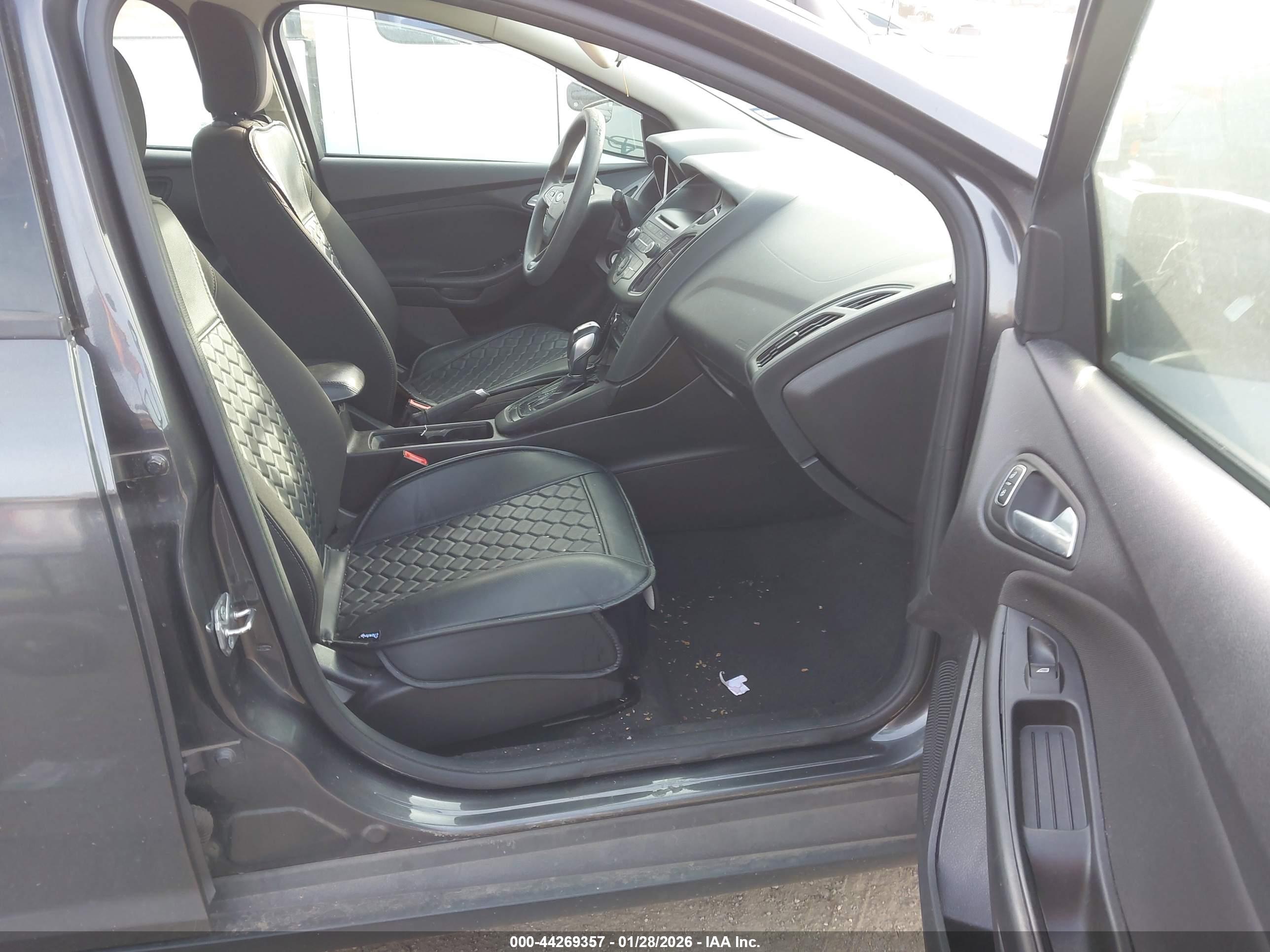FORD FOCUS image 5