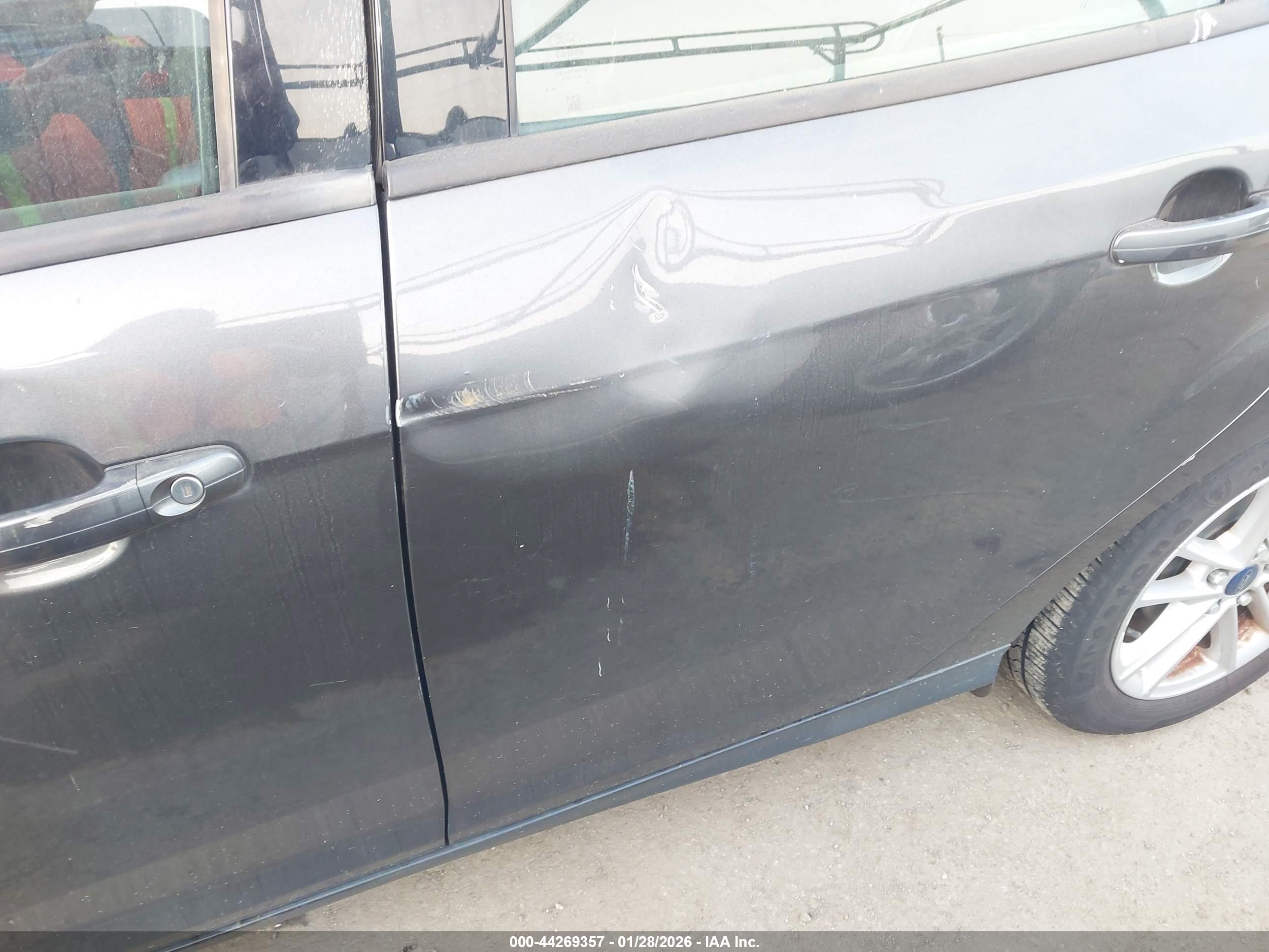 FORD FOCUS image 6