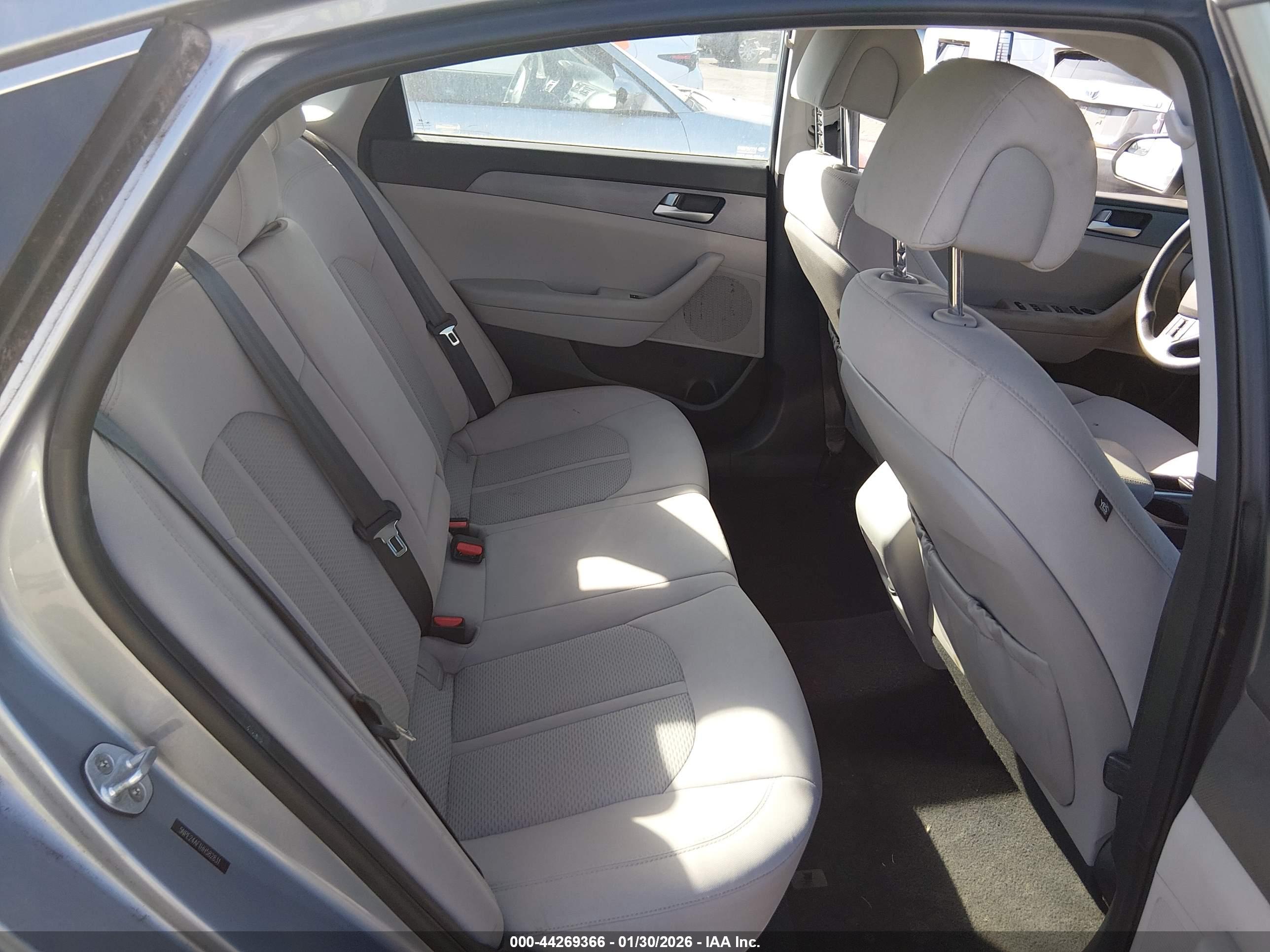 HYUNDAI SONATA image 8