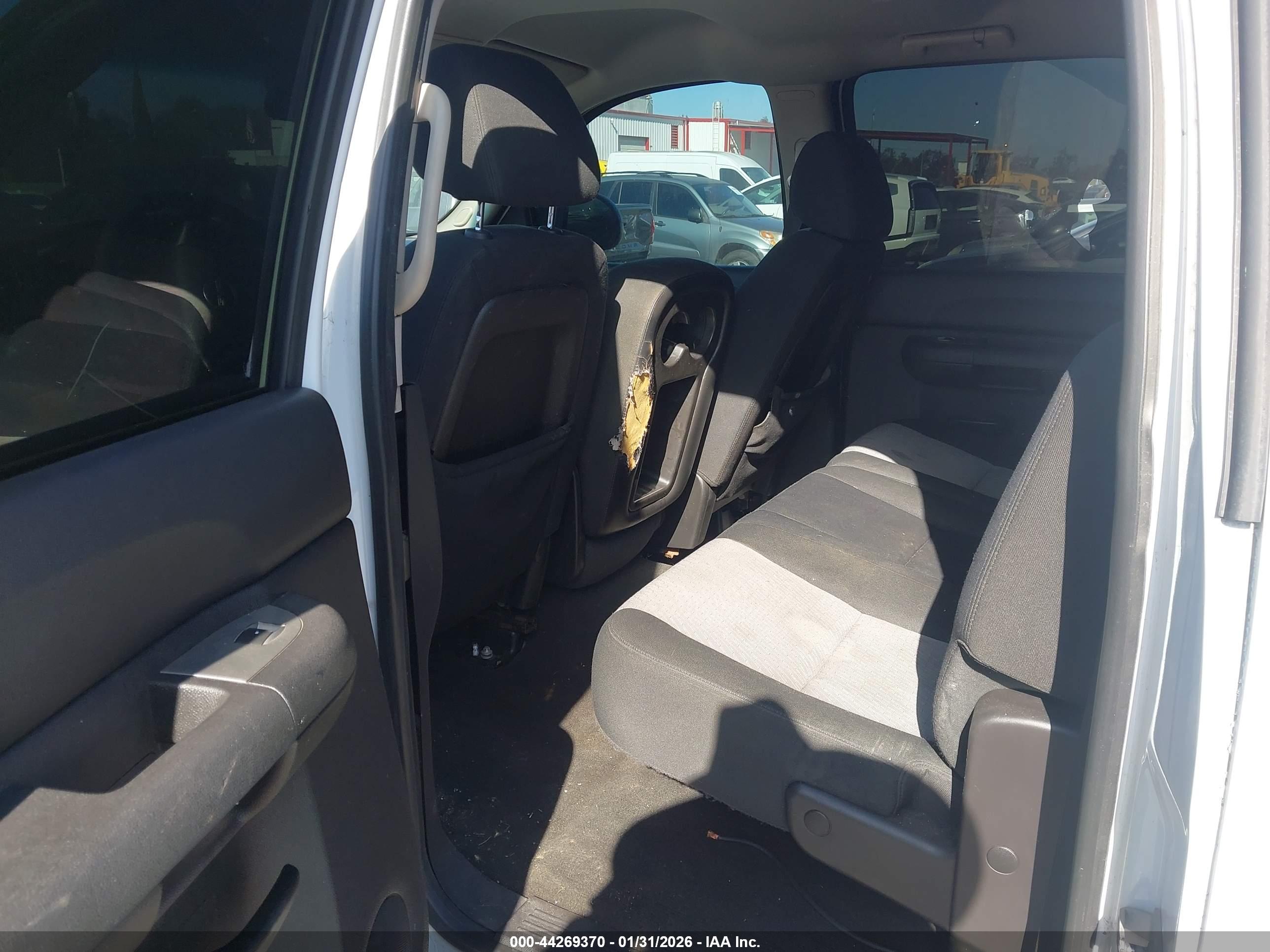 GMC SIERRA image 8