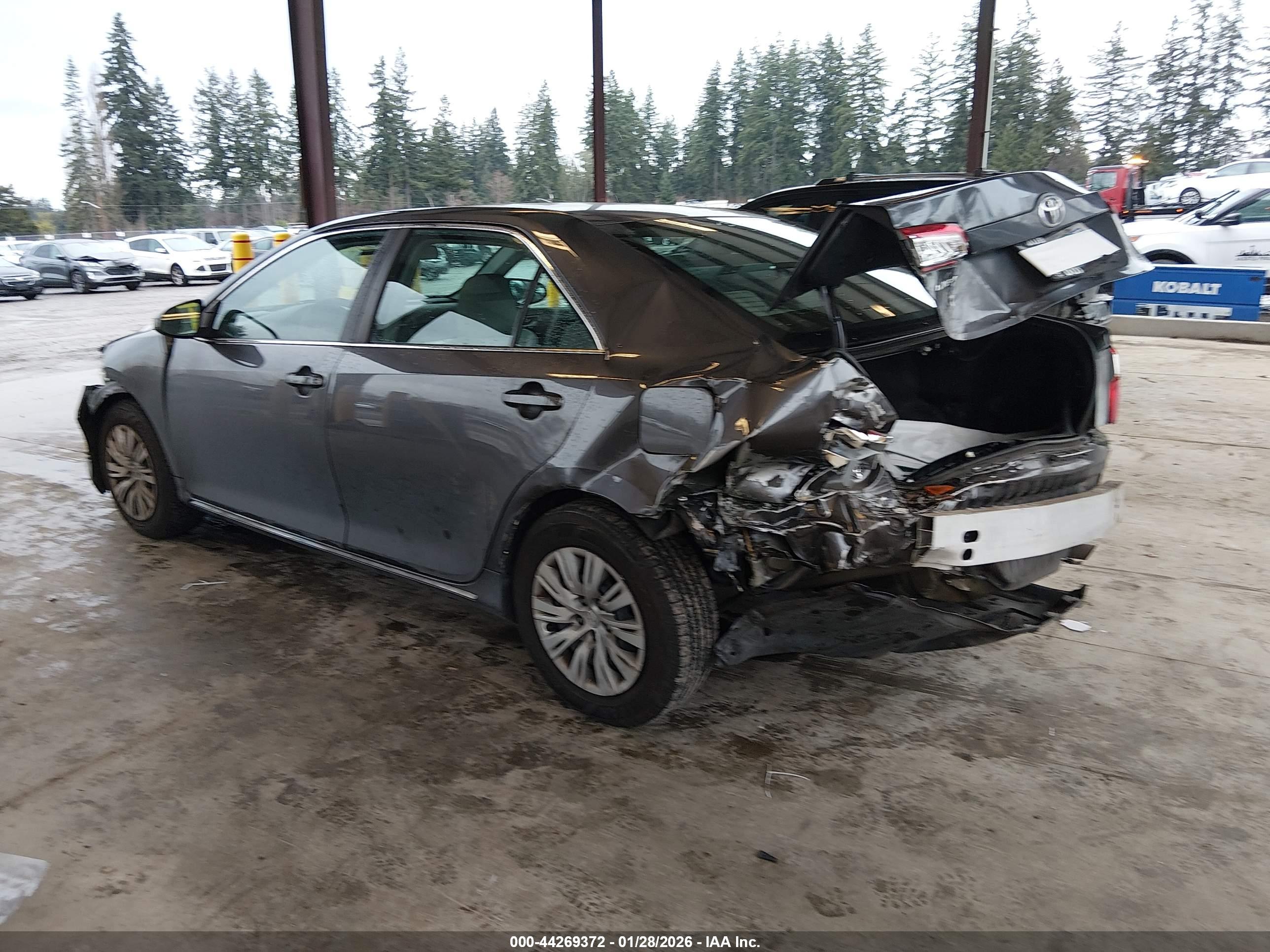 TOYOTA CAMRY image 3