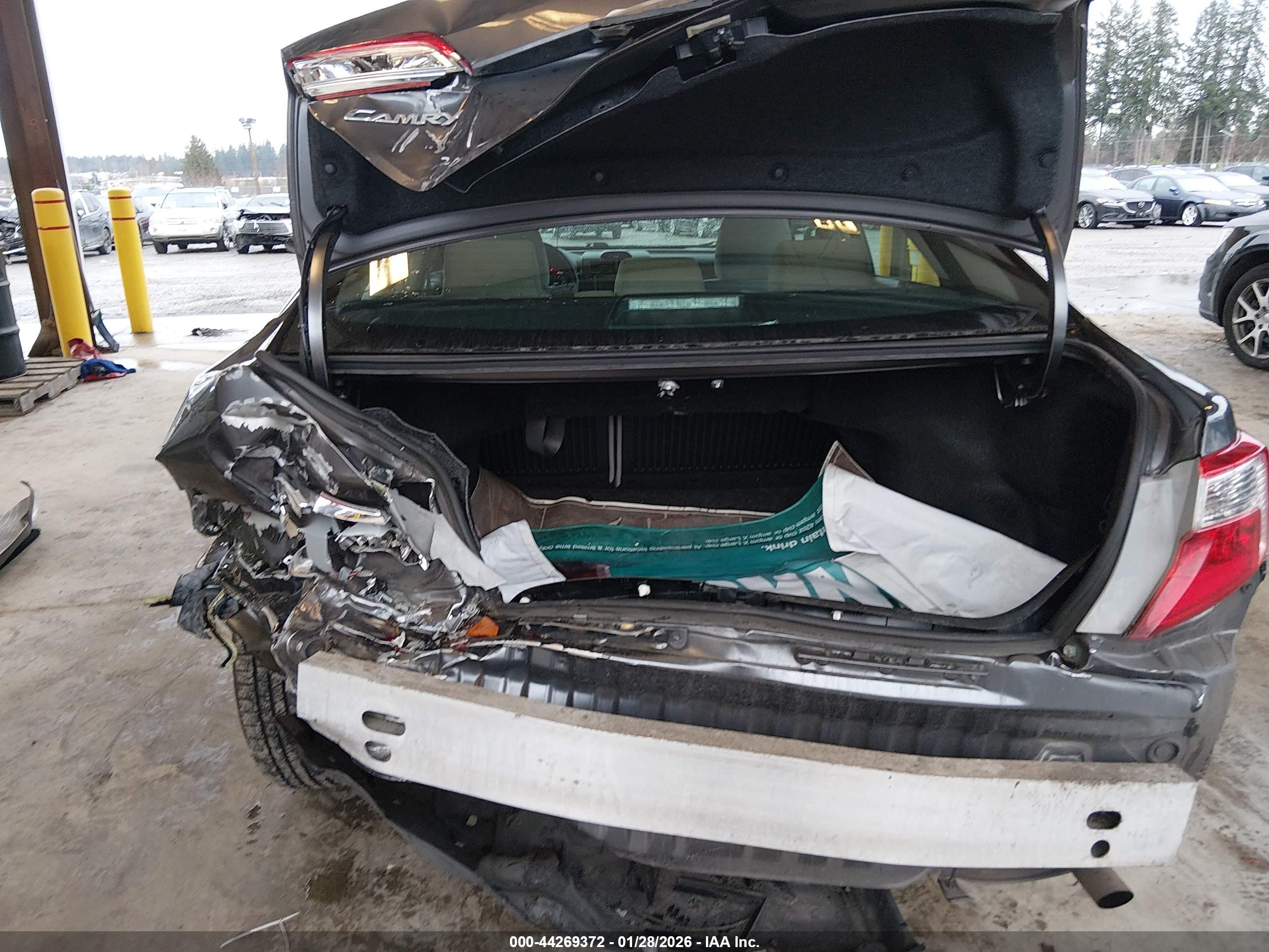 TOYOTA CAMRY image 6