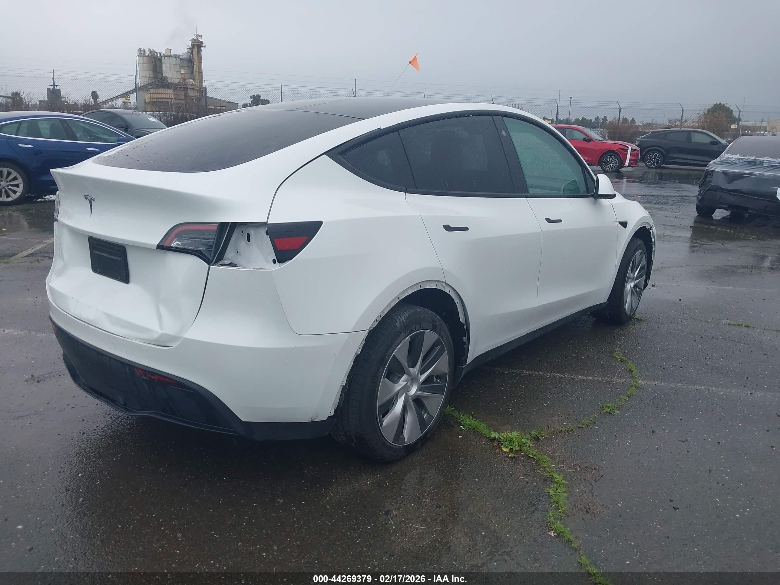 TESLA MODEL image 4
