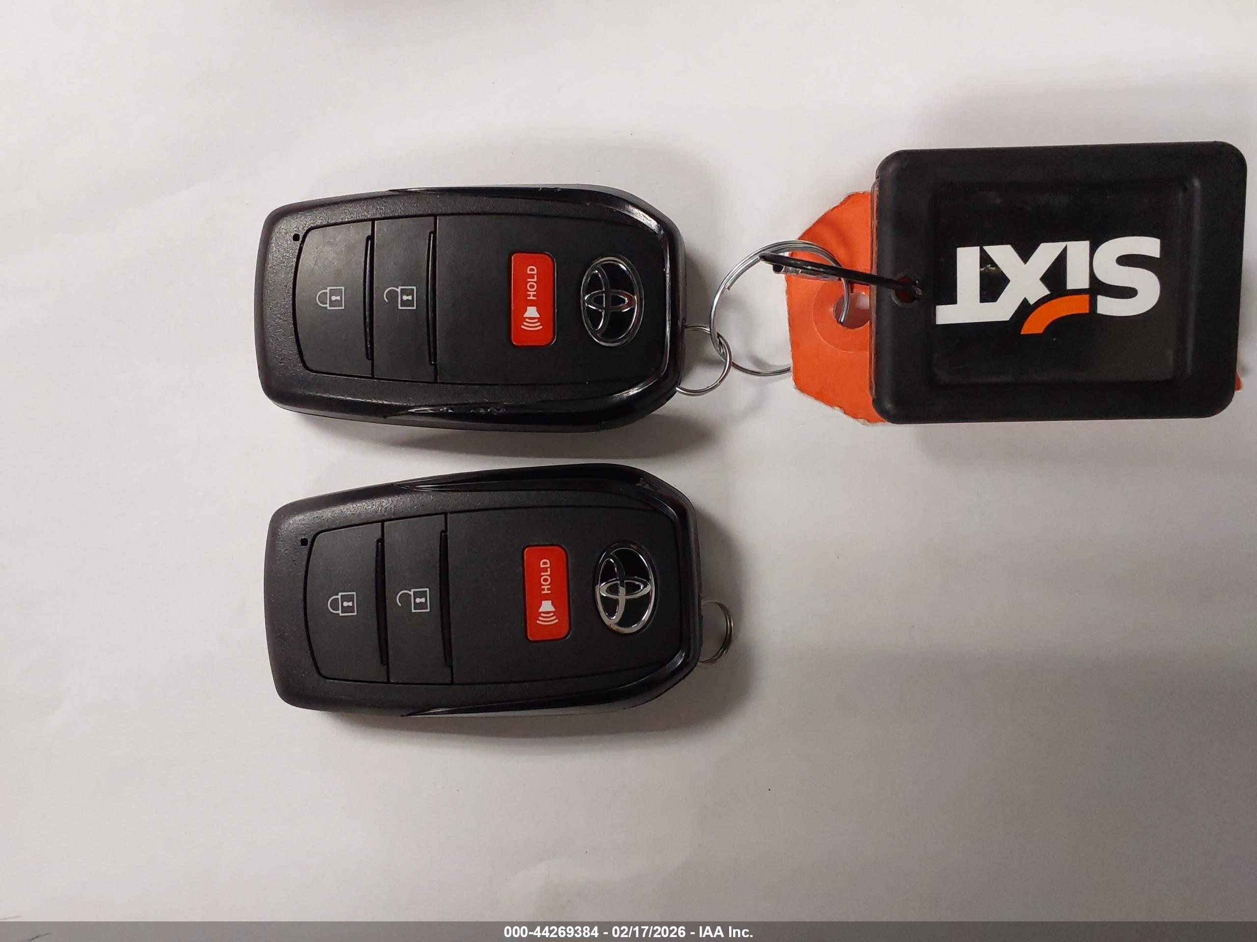TOYOTA 4RUNNER image 11