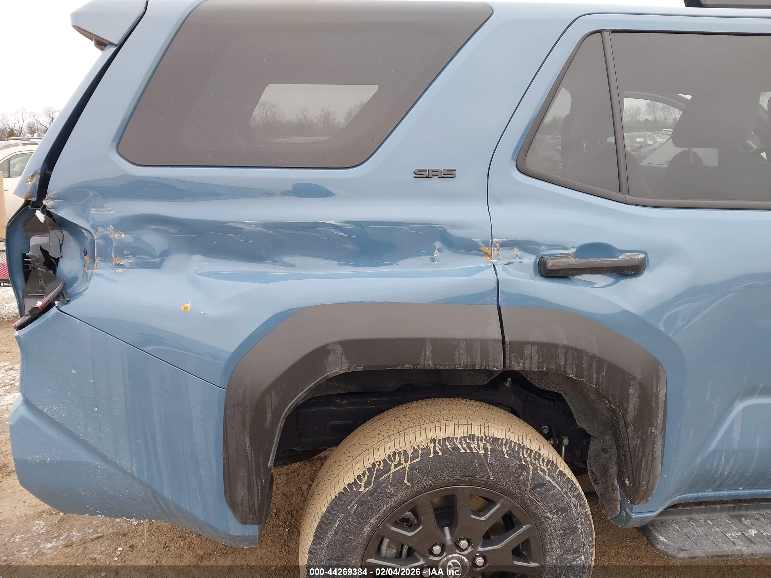 TOYOTA 4RUNNER image 6