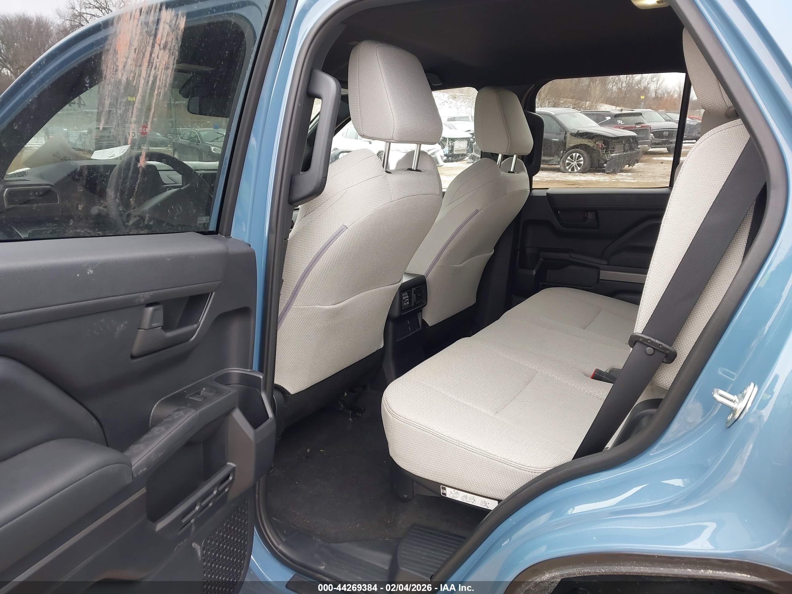 TOYOTA 4RUNNER image 8