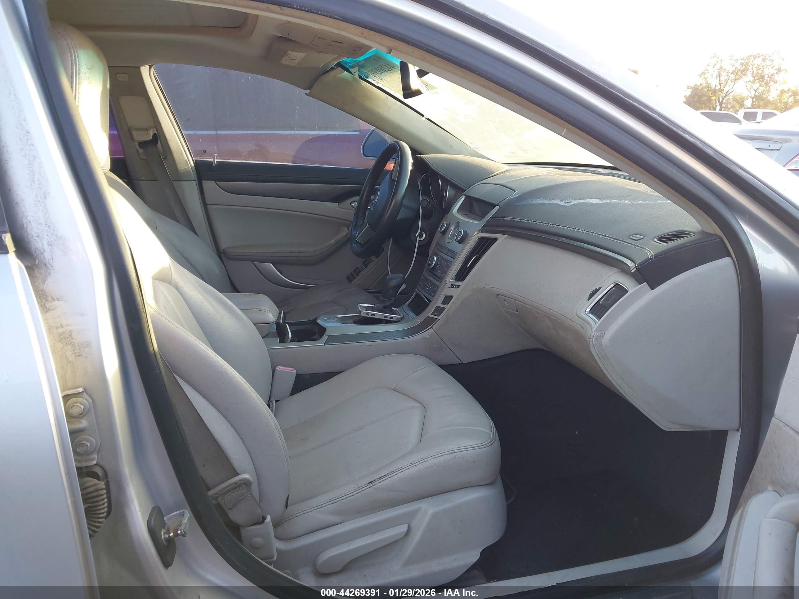 CADILLAC CTS image 5