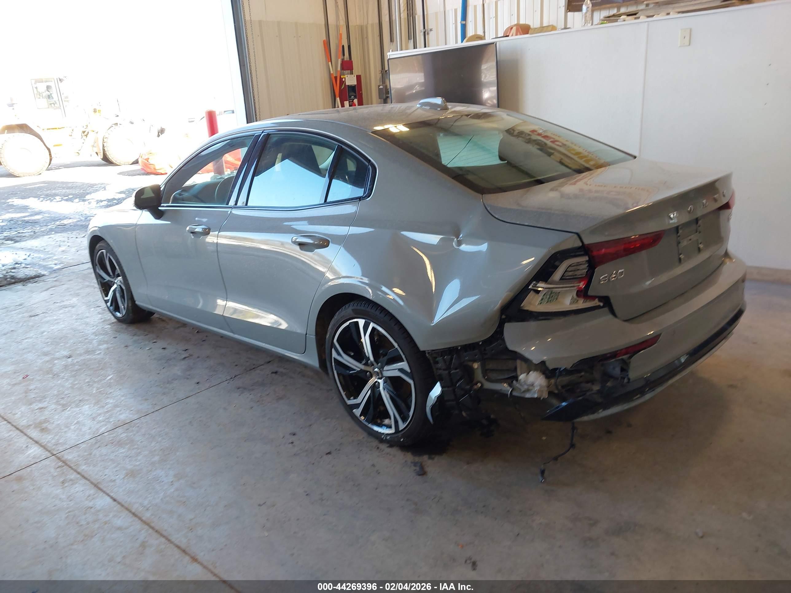 VOLVO S60 image 3