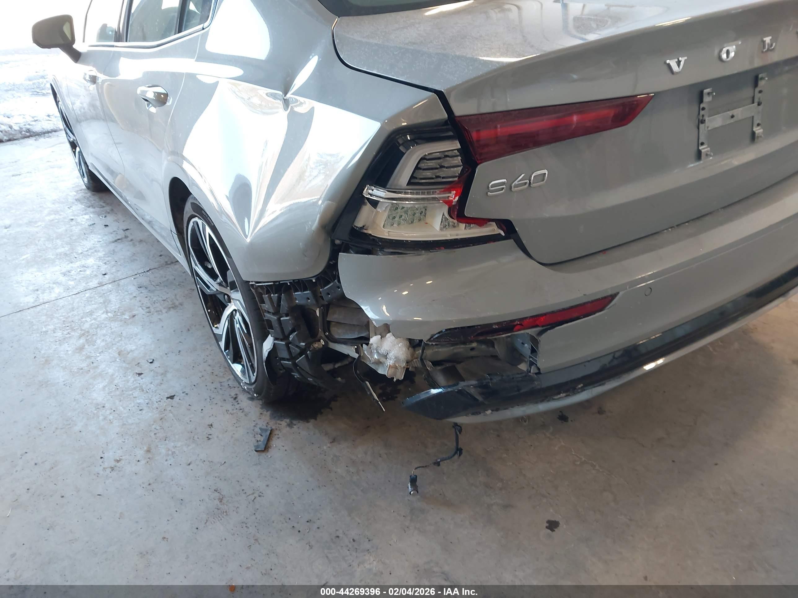 VOLVO S60 image 6
