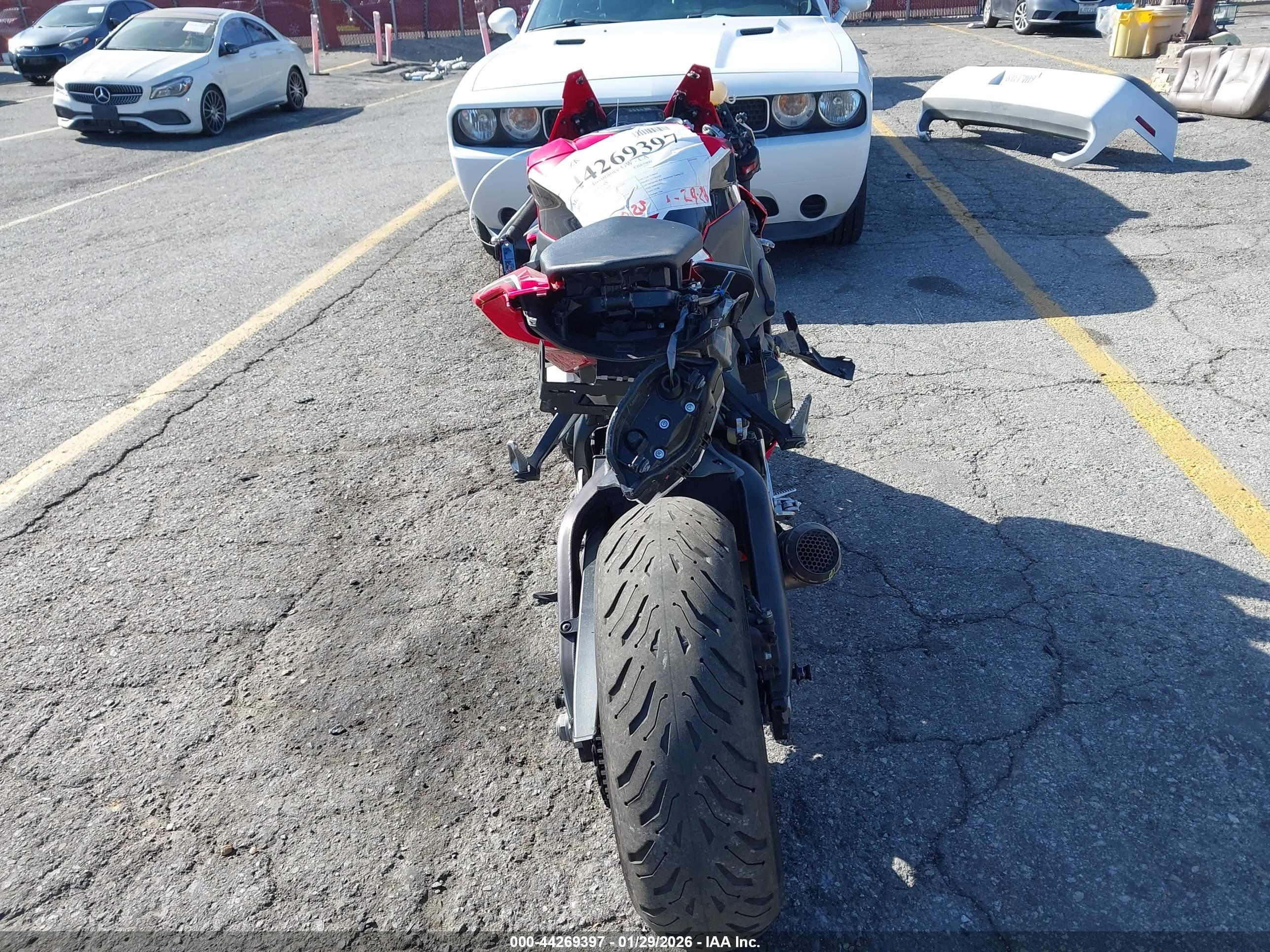 HONDA CBR1000 image 4