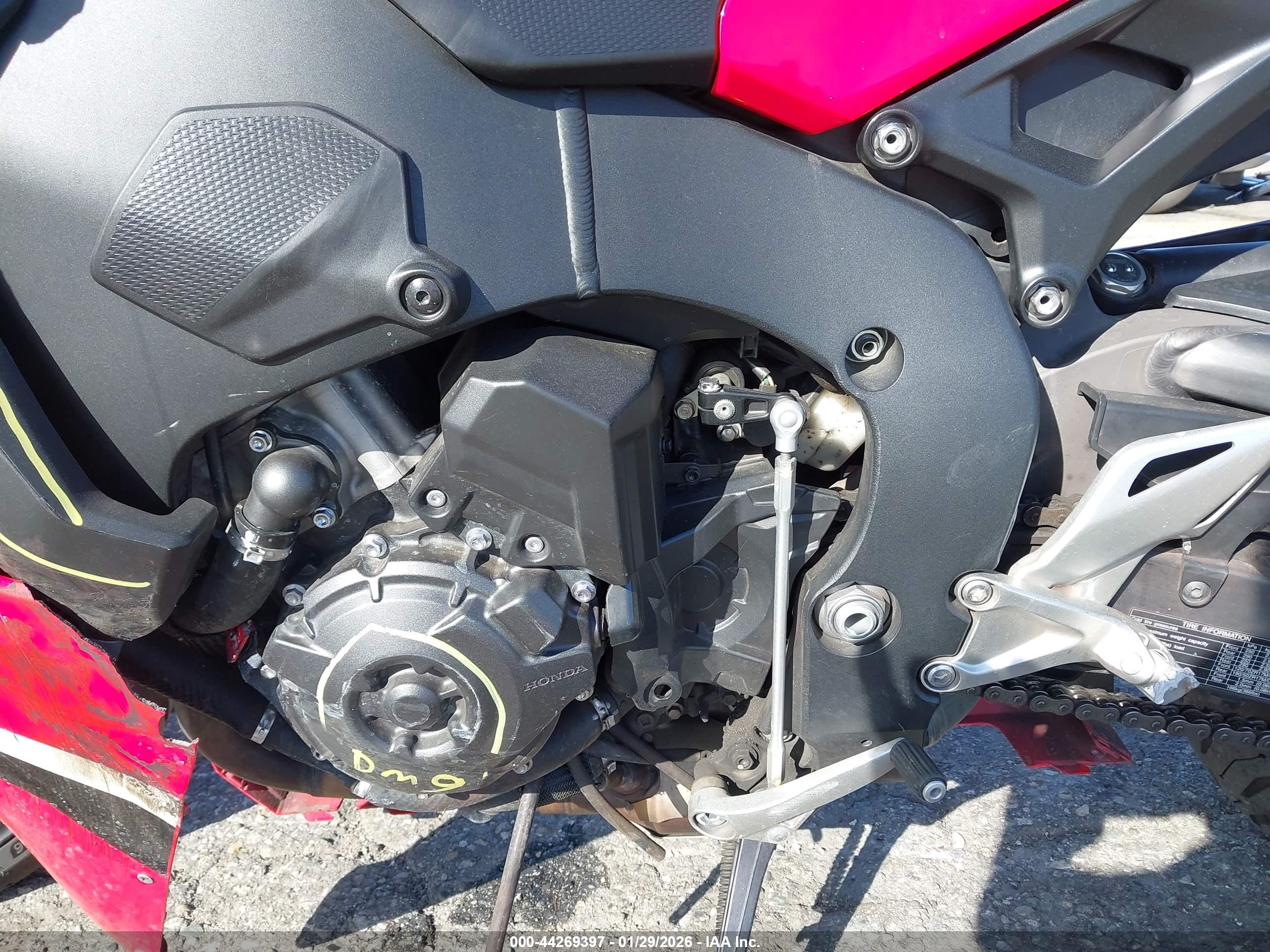 HONDA CBR1000 image 9